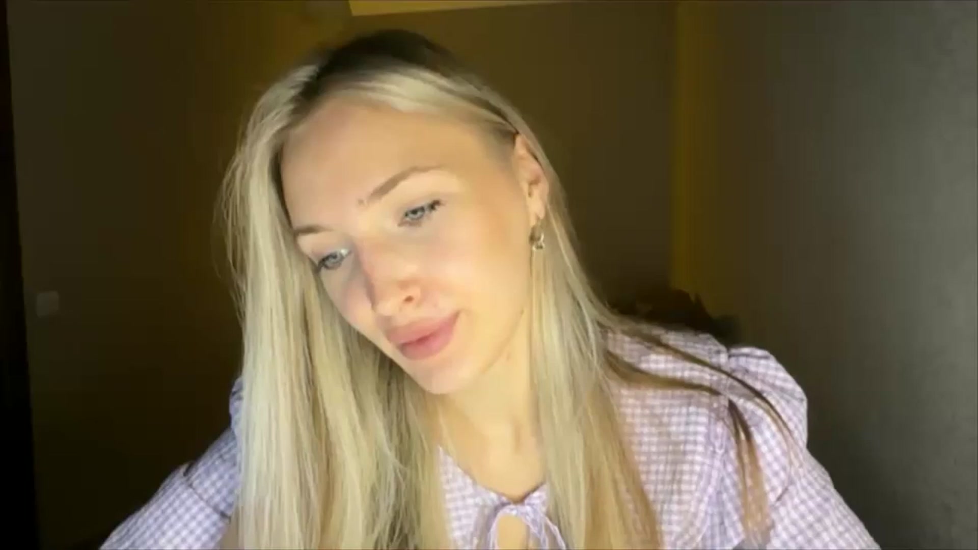 Gallery image thumbnail from My_Diana's myfreecams stream on, 09/15/2024, 20:09 image 6 of 20
