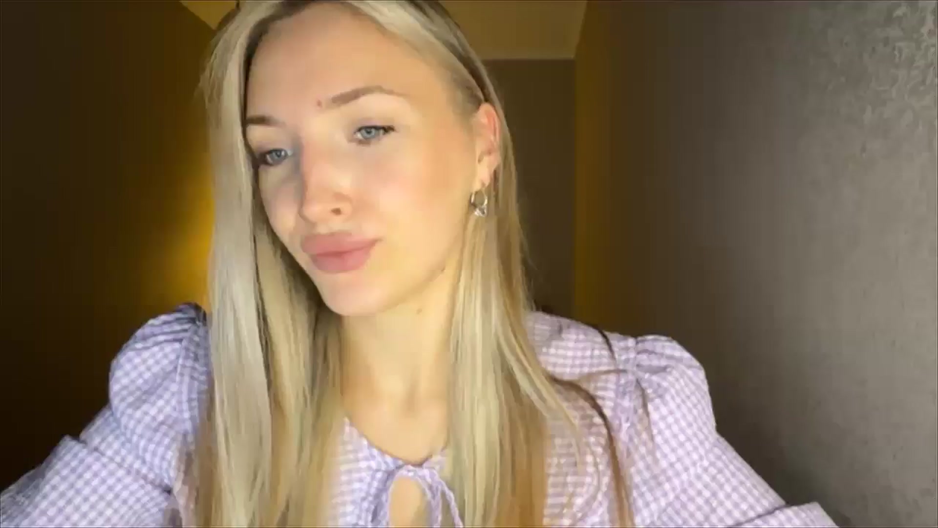 Gallery image thumbnail from My_Diana's myfreecams stream on, 09/15/2024, 20:09 image 9 of 20