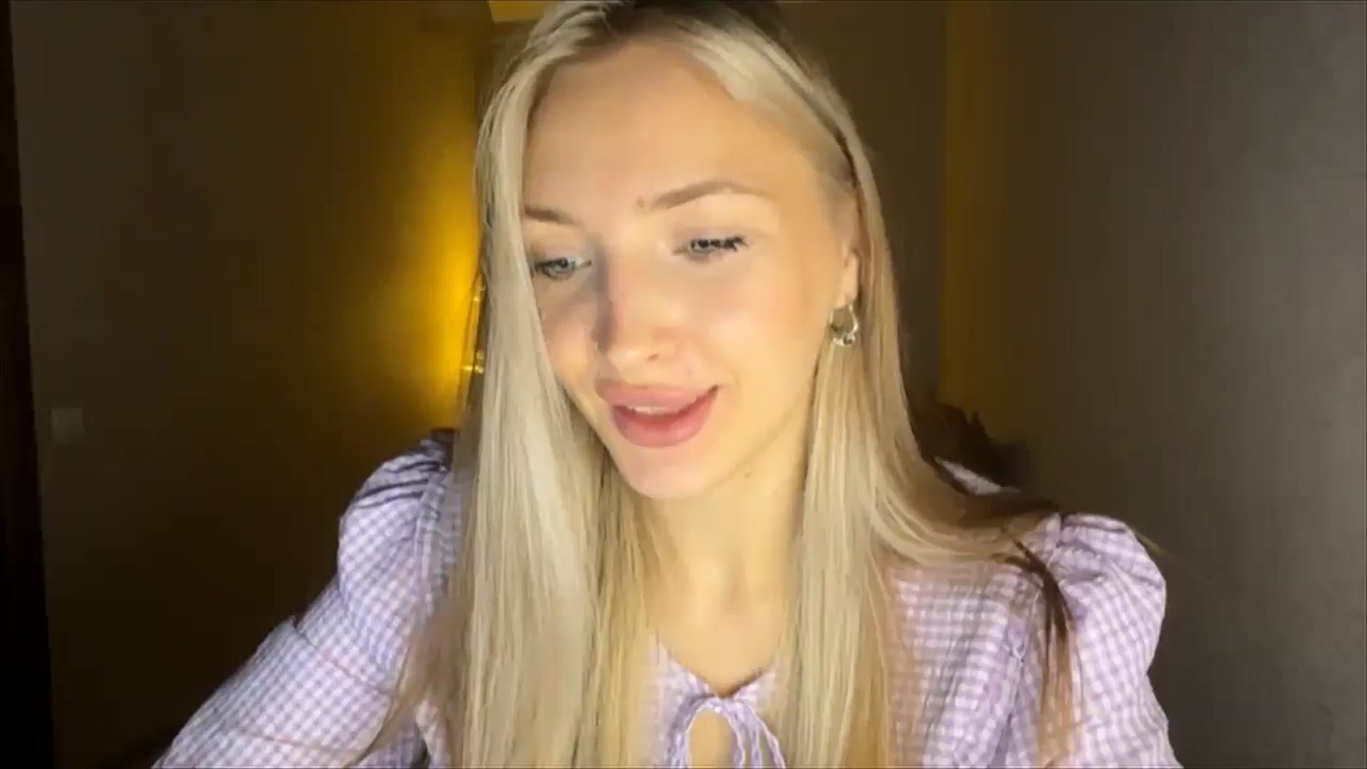 Gallery image thumbnail from My_Diana's myfreecams stream on, 09/15/2024, 20:09 image 8 of 20