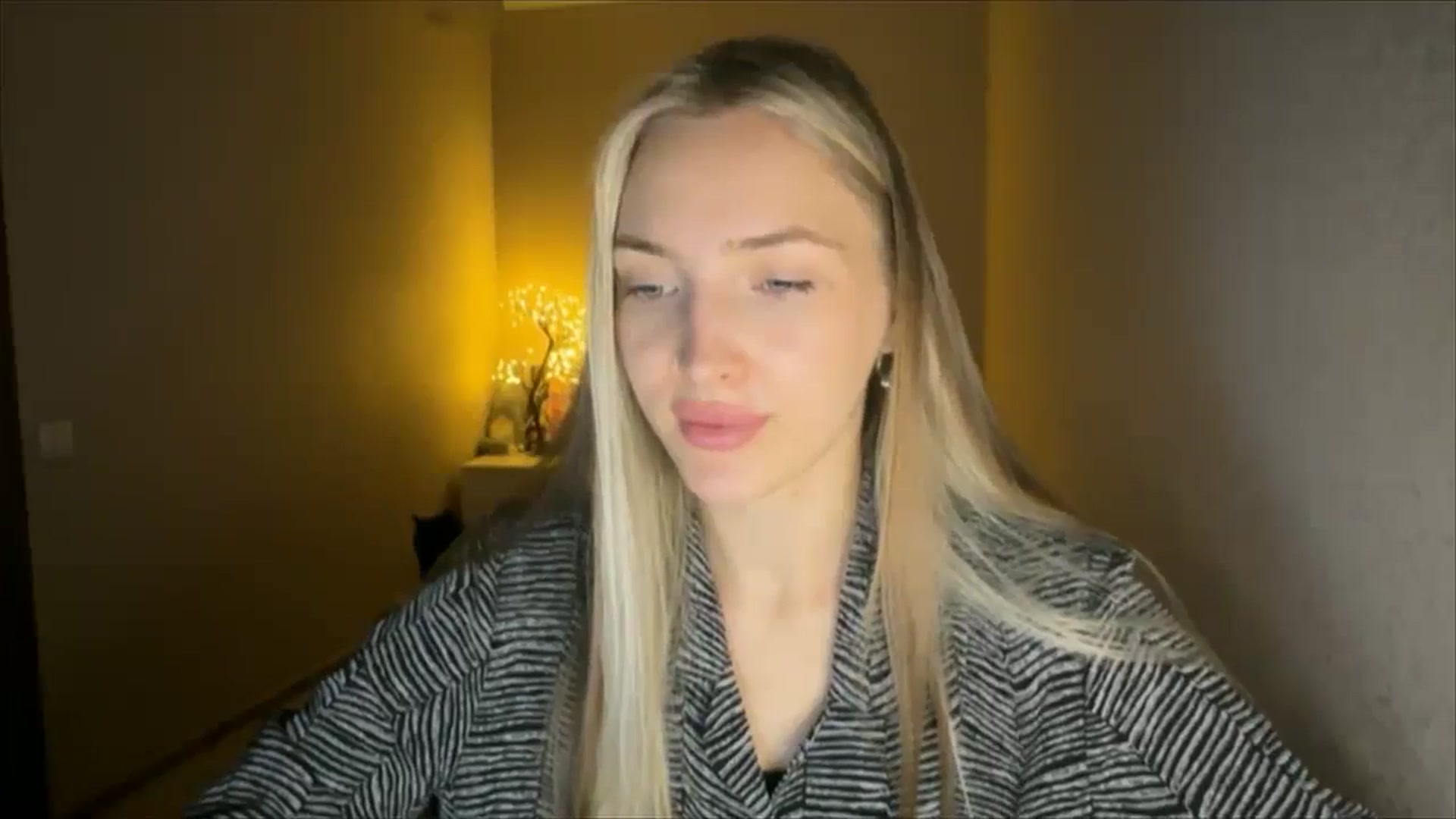 Gallery image thumbnail from My_Diana's myfreecams stream on, 09/18/2024, 19:22 image 18 of 20