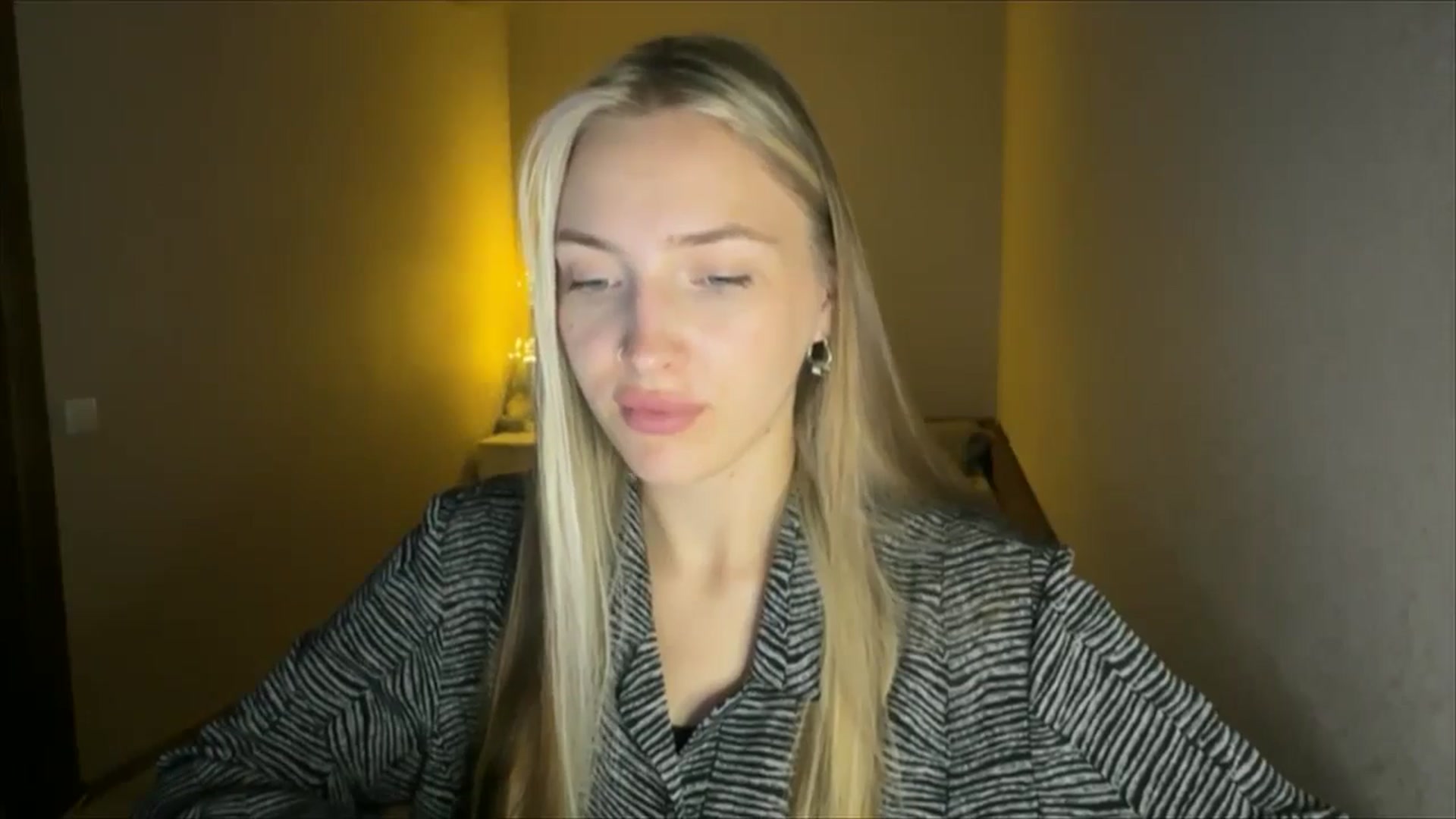 Gallery image thumbnail from My_Diana's myfreecams stream on, 09/18/2024, 19:22 image 5 of 20