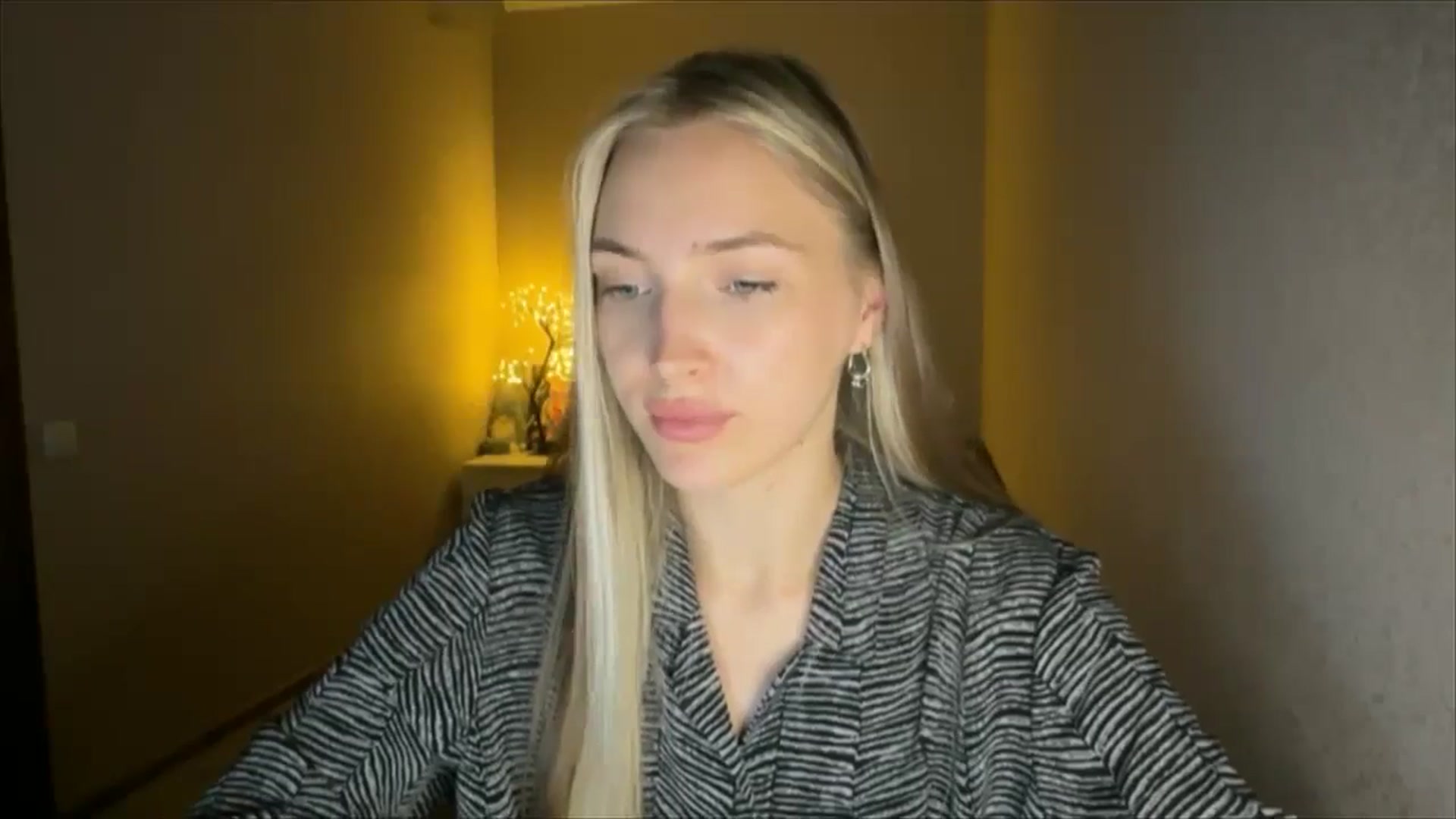 Gallery image thumbnail from My_Diana's myfreecams stream on, 09/18/2024, 19:22 image 20 of 20