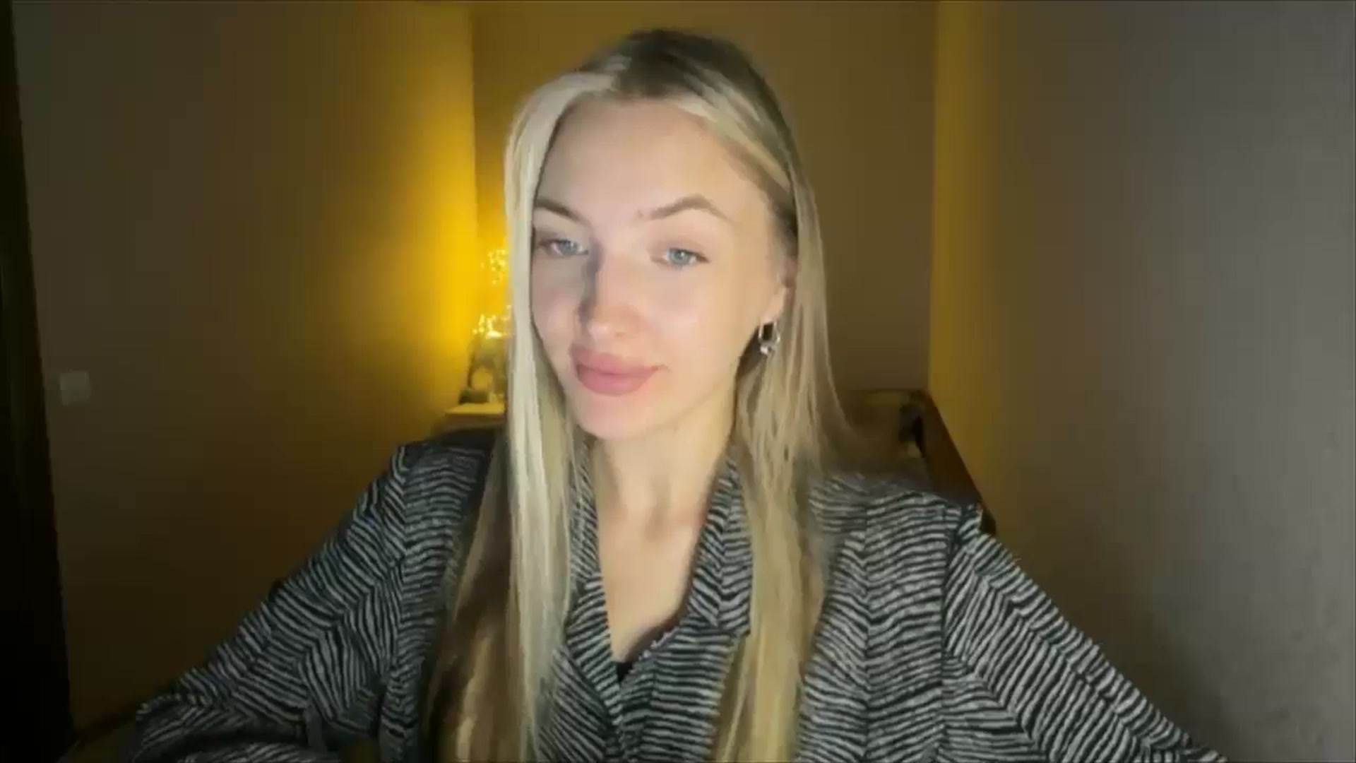 Gallery image thumbnail from My_Diana's myfreecams stream on, 09/18/2024, 19:22 image 2 of 20