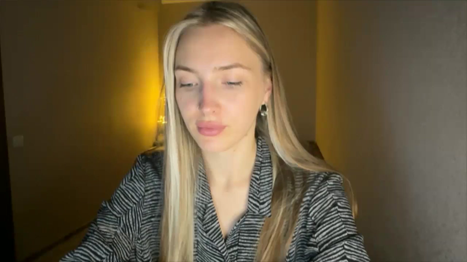 Gallery image thumbnail from My_Diana's myfreecams stream on, 09/18/2024, 19:22 image 12 of 20