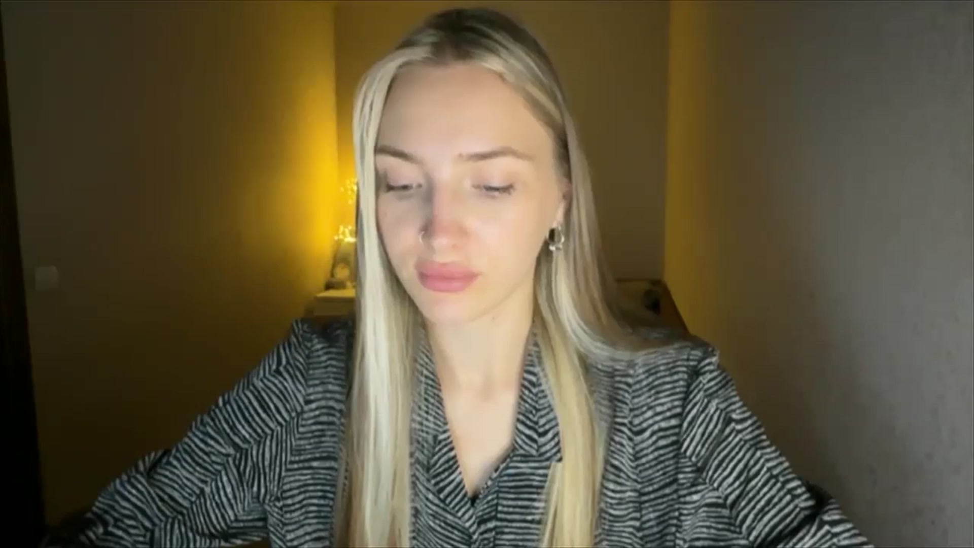 Gallery image thumbnail from My_Diana's myfreecams stream on, 09/18/2024, 19:22 image 7 of 20