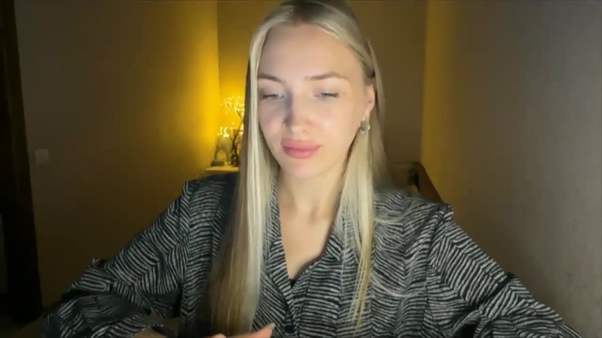Gallery image thumbnail from My_Diana's myfreecams stream on, 09/18/2024, 22:08 image 6 of 20