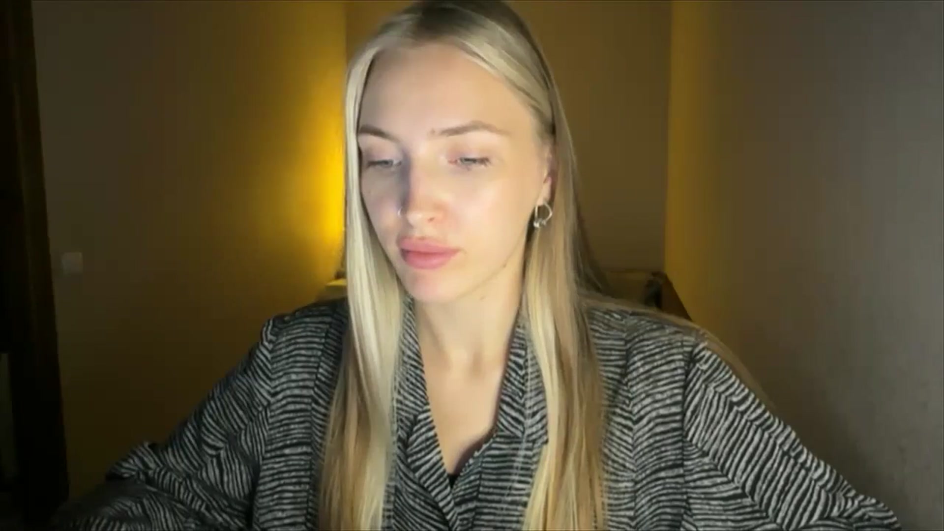 Gallery image thumbnail from My_Diana's myfreecams stream on, 09/18/2024, 22:08 image 10 of 20