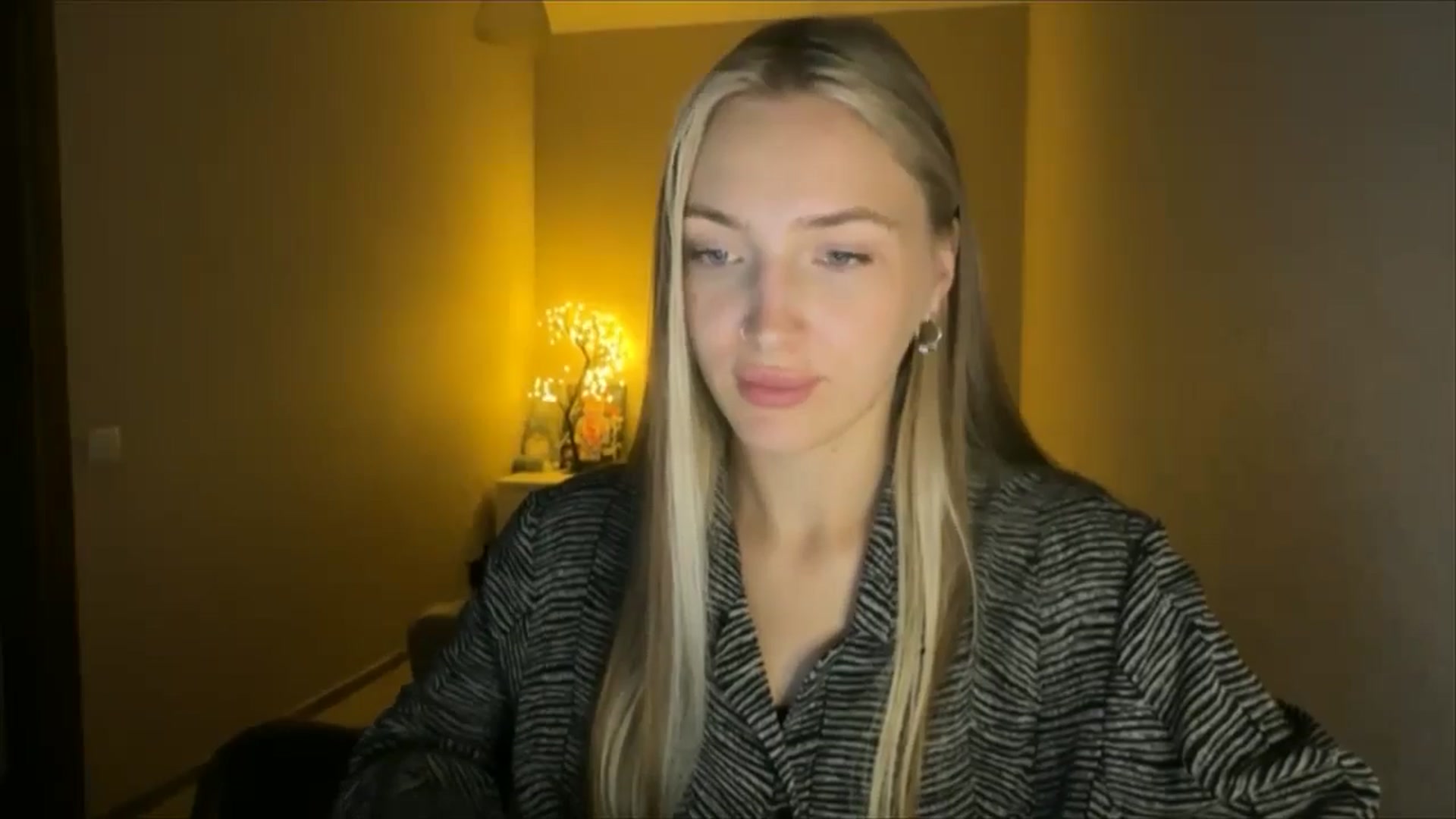 Gallery image thumbnail from My_Diana's myfreecams stream on, 09/18/2024, 22:08 image 16 of 20