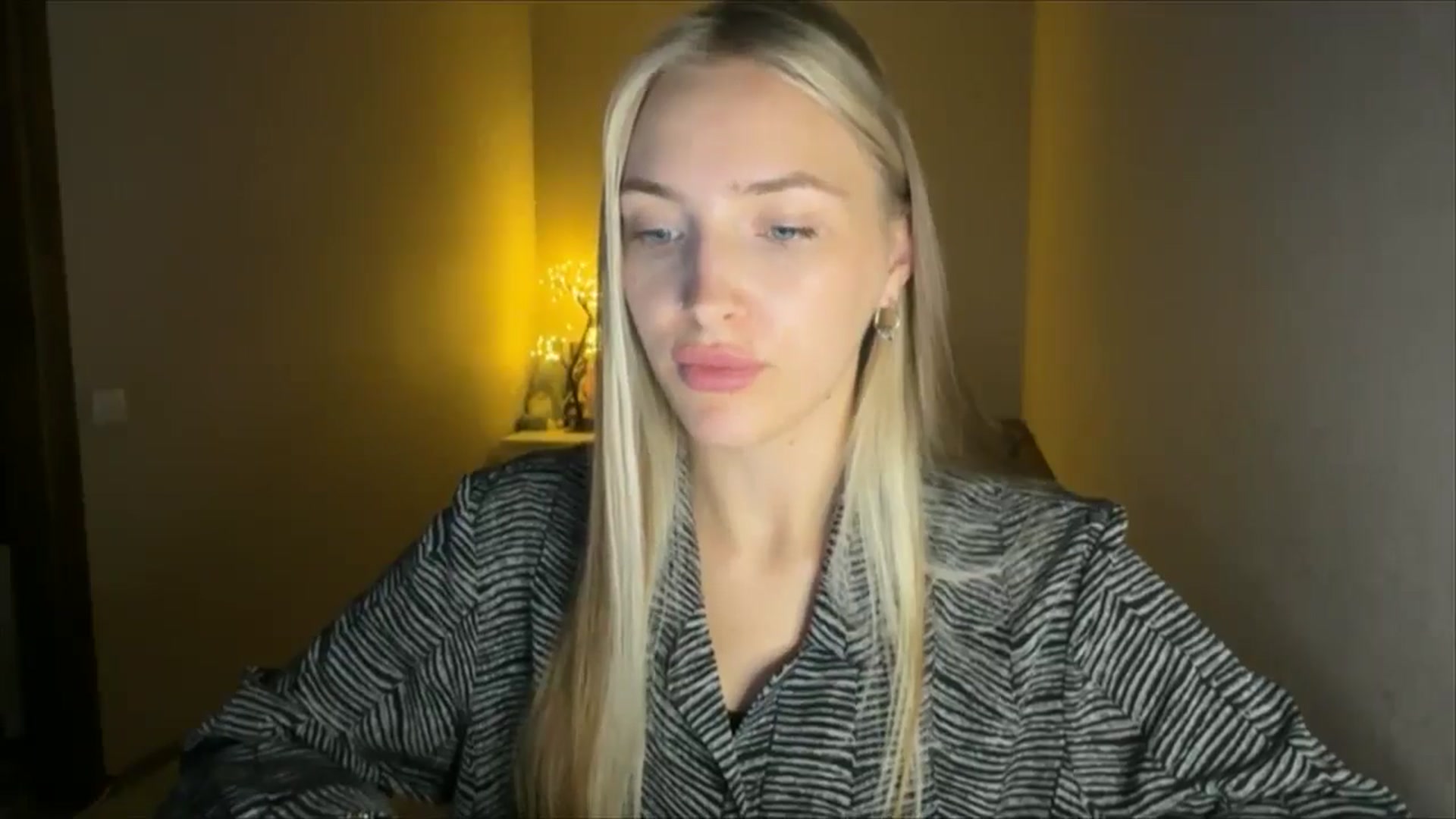 Gallery image thumbnail from My_Diana's myfreecams stream on, 09/18/2024, 22:08 image 7 of 20