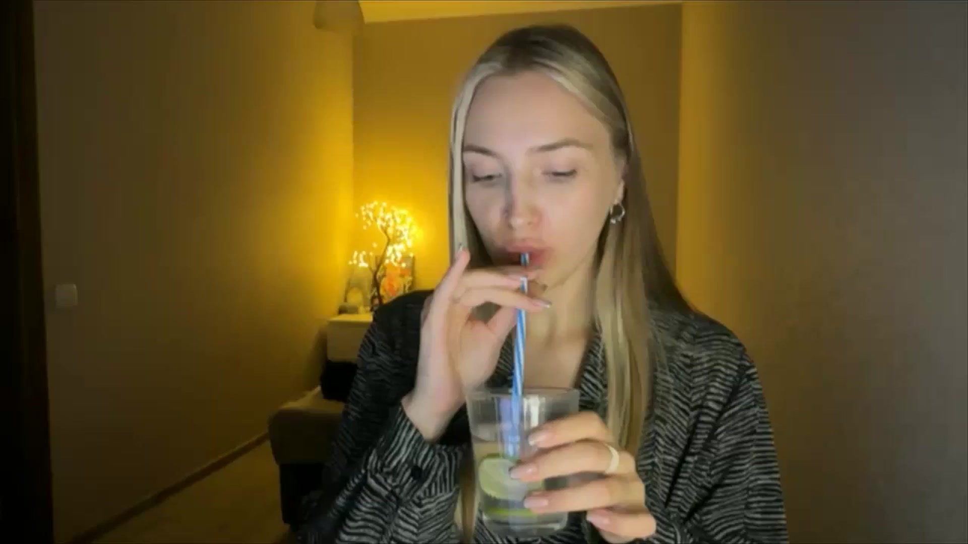 Gallery image thumbnail from My_Diana's myfreecams stream on, 09/18/2024, 22:08 image 15 of 20