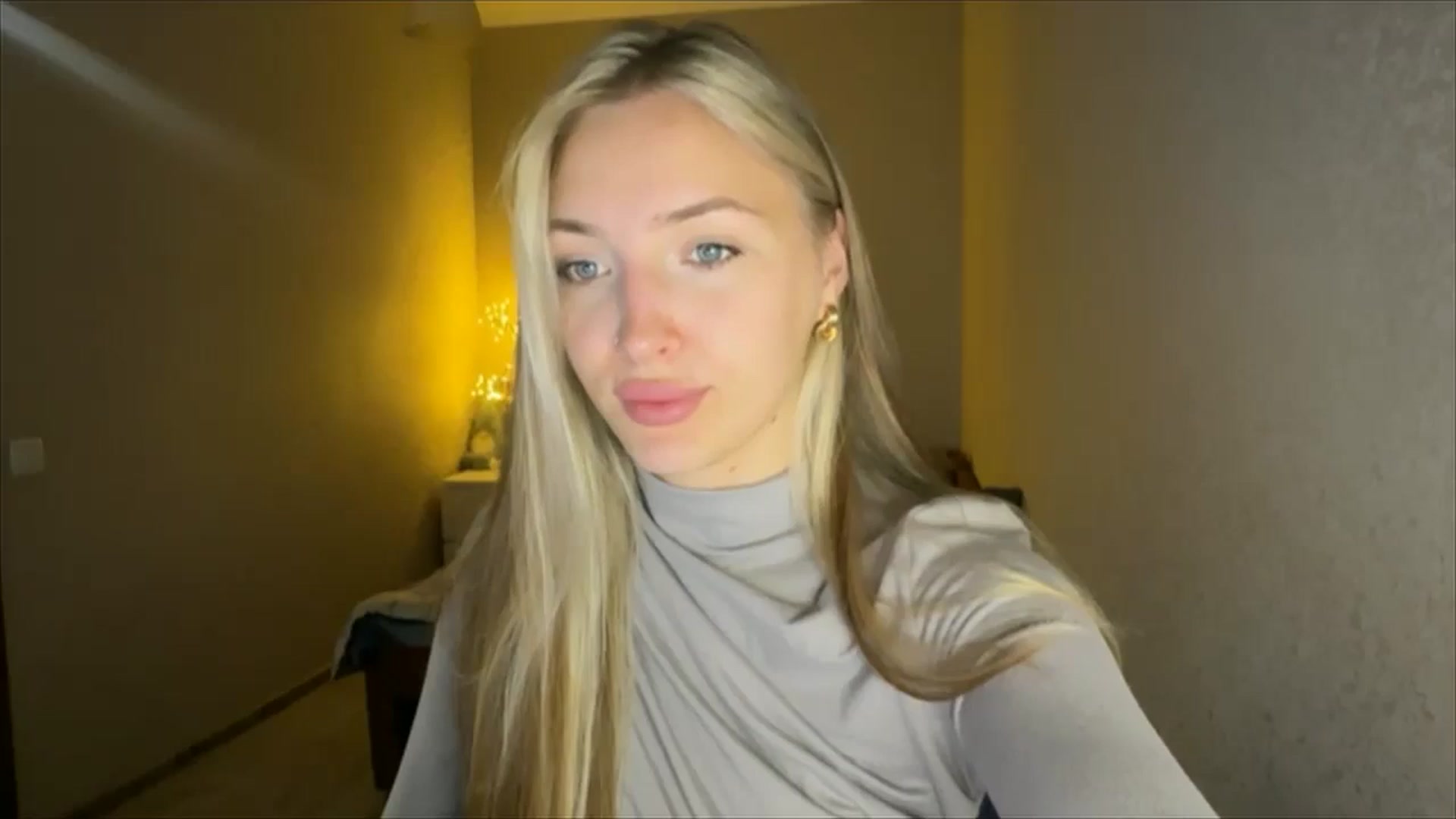 Gallery image thumbnail from My_Diana's myfreecams stream on, 09/19/2024, 18:49 image 1 of 20