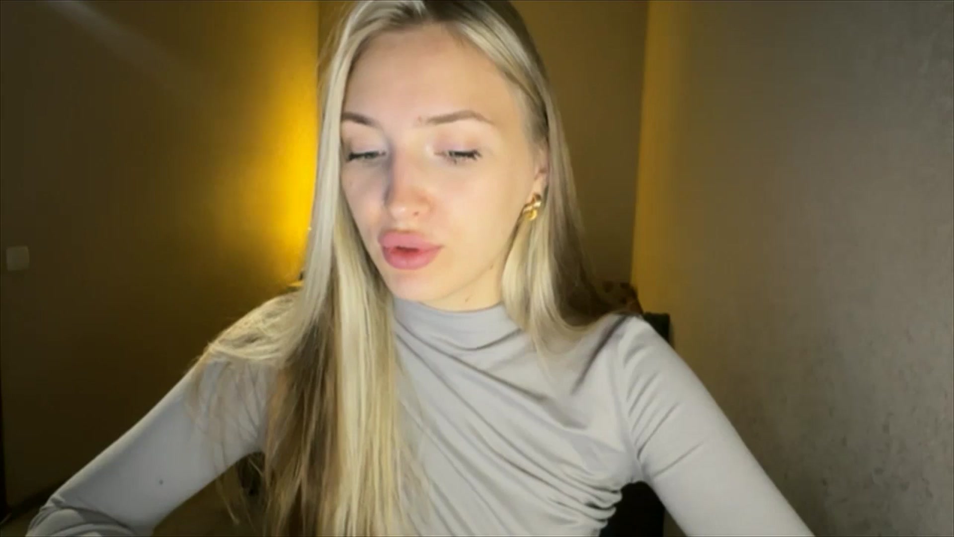 Gallery image thumbnail from My_Diana's myfreecams stream on, 09/19/2024, 18:49 image 19 of 20