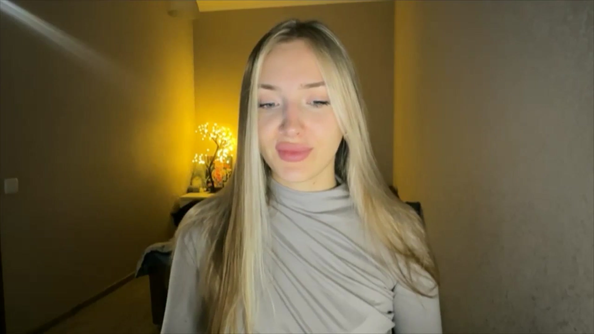 Gallery image thumbnail from My_Diana's myfreecams stream on, 09/19/2024, 18:49 image 9 of 20