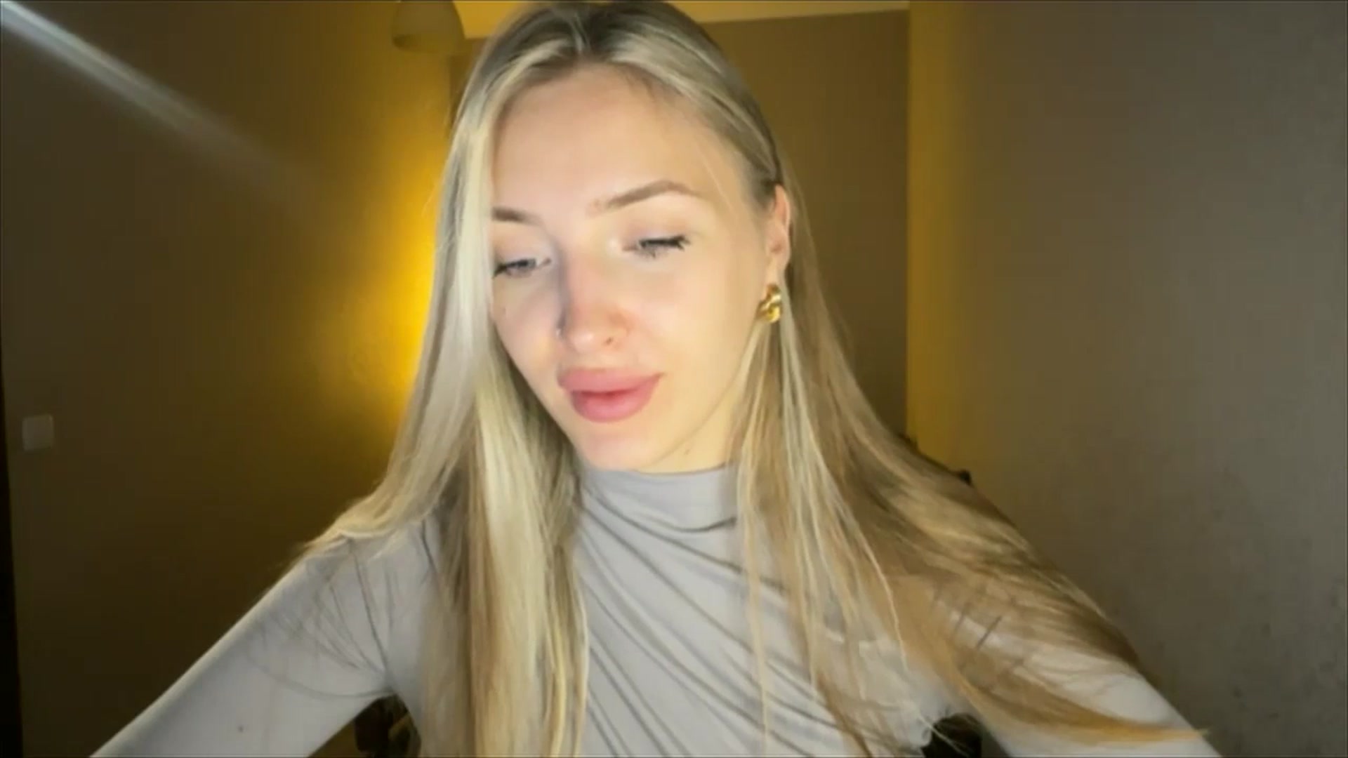 Gallery image thumbnail from My_Diana's myfreecams stream on, 09/19/2024, 18:49 image 12 of 20