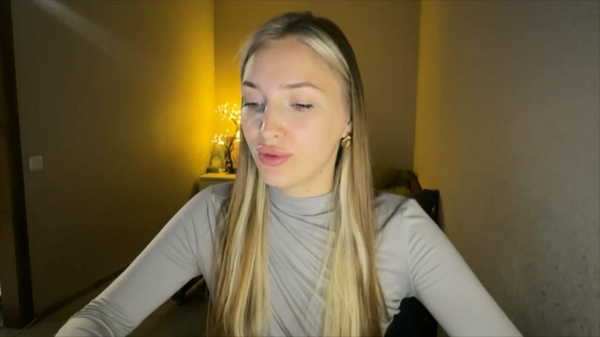 Gallery image thumbnail from My_Diana's myfreecams stream on, 09/19/2024, 20:34 image 18 of 20