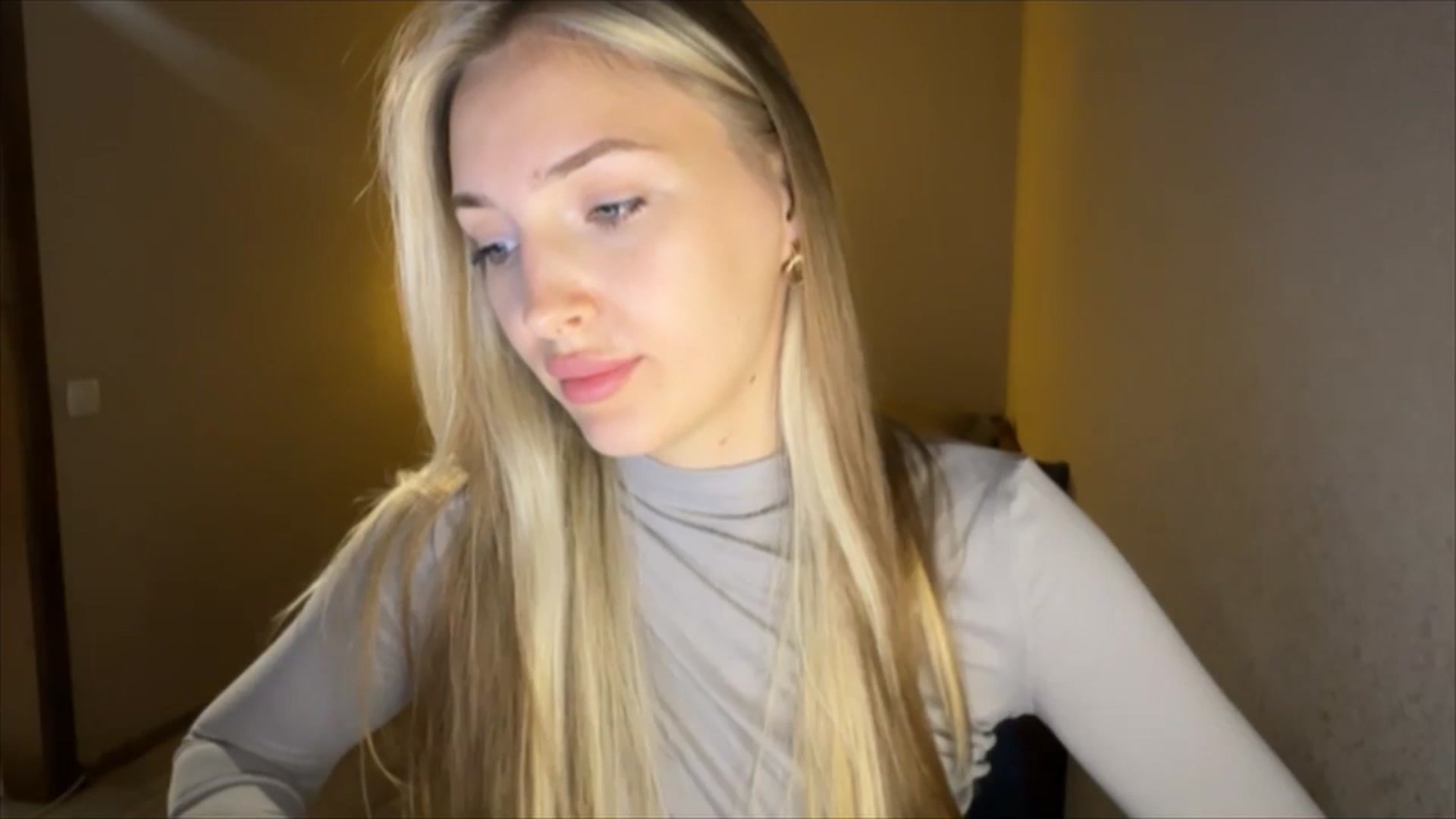 Gallery image thumbnail from My_Diana's myfreecams stream on, 09/19/2024, 20:34 image 13 of 20