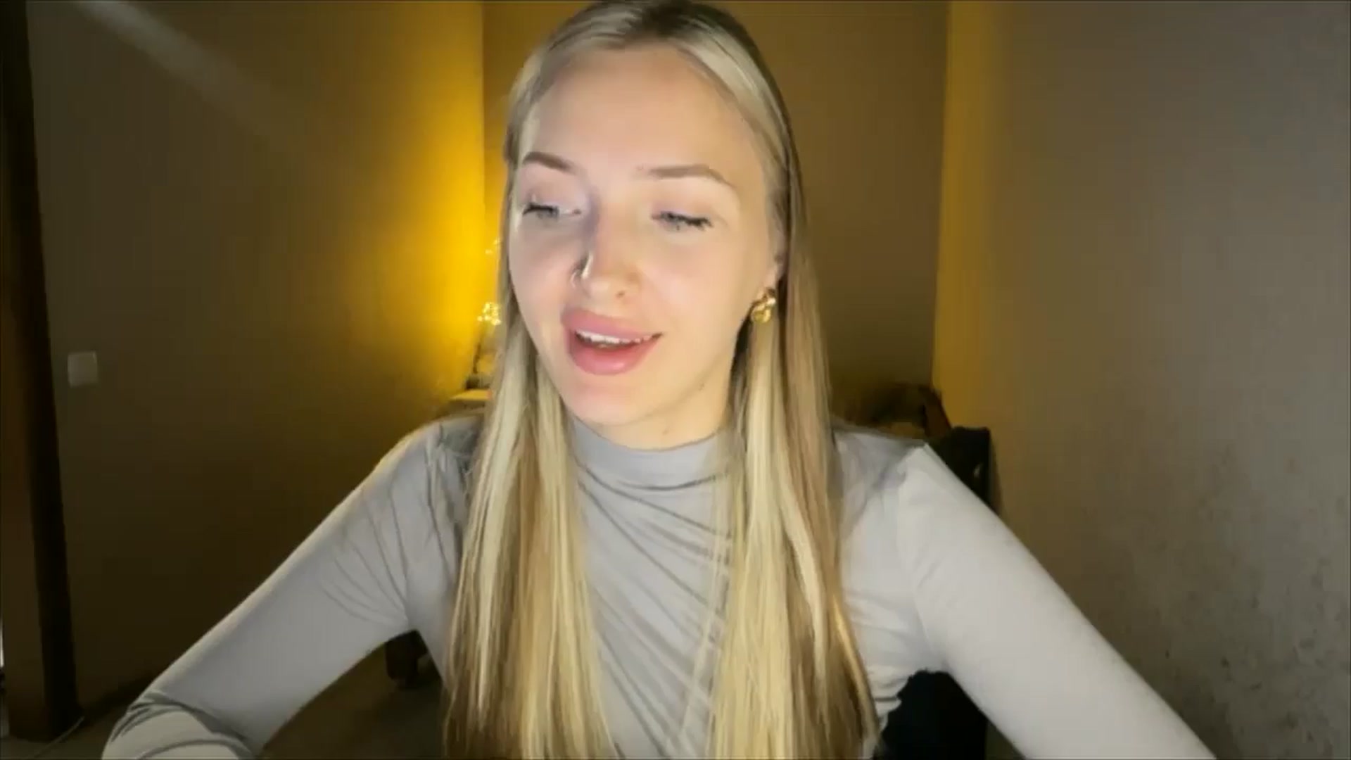 Gallery image thumbnail from My_Diana's myfreecams stream on, 09/19/2024, 20:34 image 17 of 20