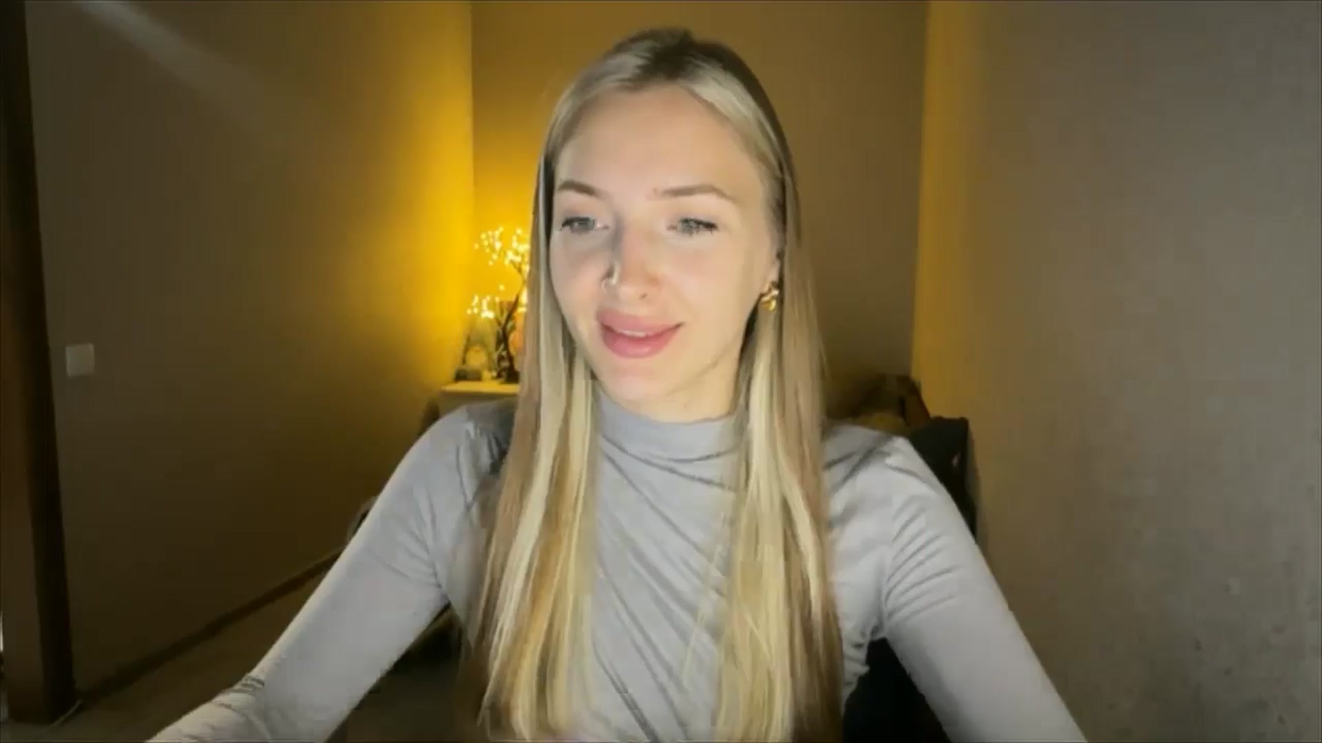 Gallery image thumbnail from My_Diana's myfreecams stream on, 09/19/2024, 20:34 image 19 of 20
