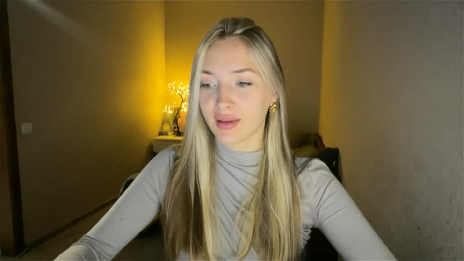Gallery image thumbnail from My_Diana's myfreecams stream on, 09/19/2024, 20:34 image 4 of 20