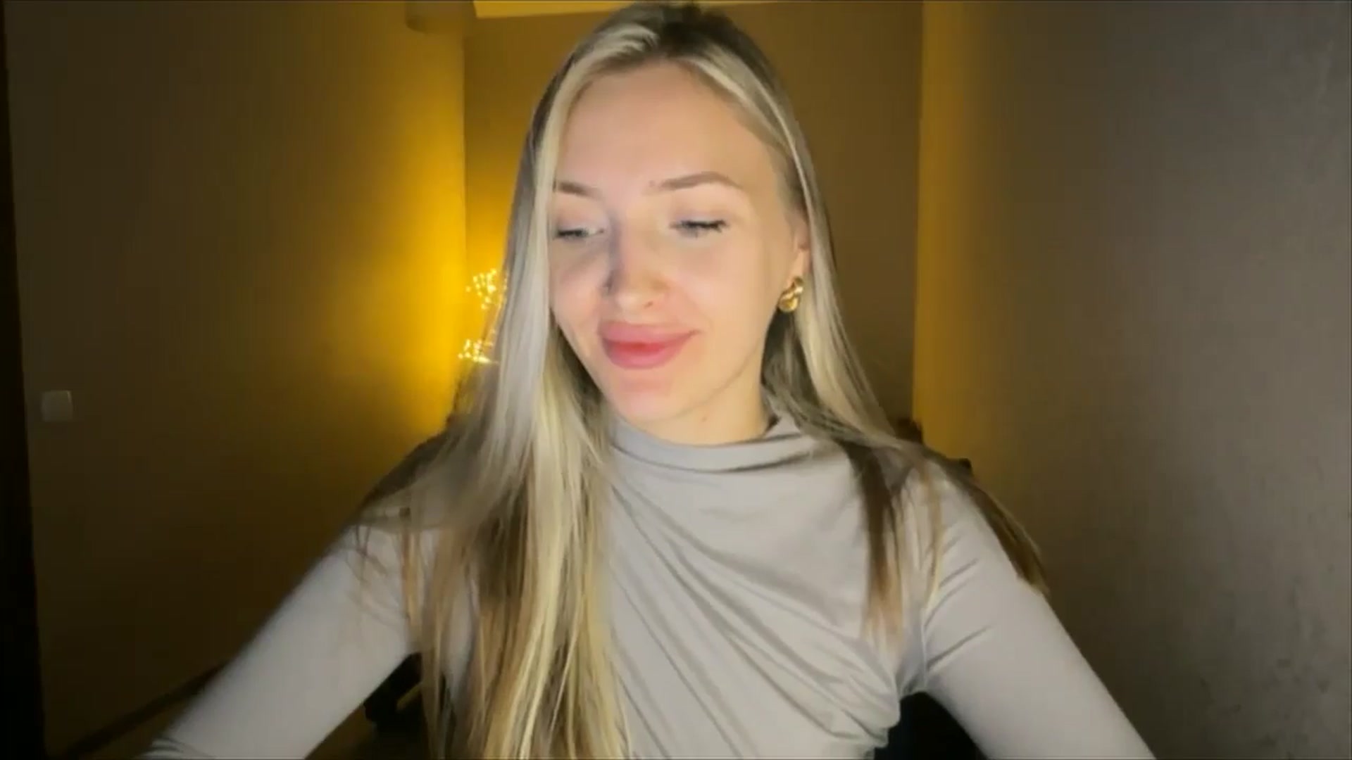 Gallery image thumbnail from My_Diana's myfreecams stream on, 09/19/2024, 21:55 image 2 of 20