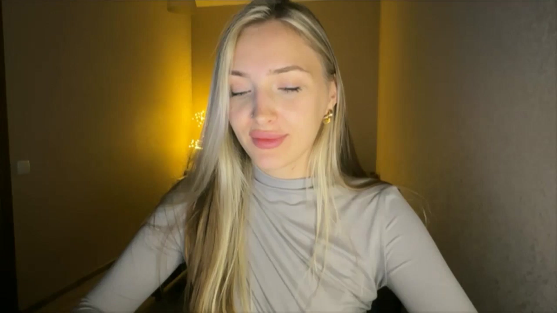 Gallery image thumbnail from My_Diana's myfreecams stream on, 09/19/2024, 21:55 image 1 of 20