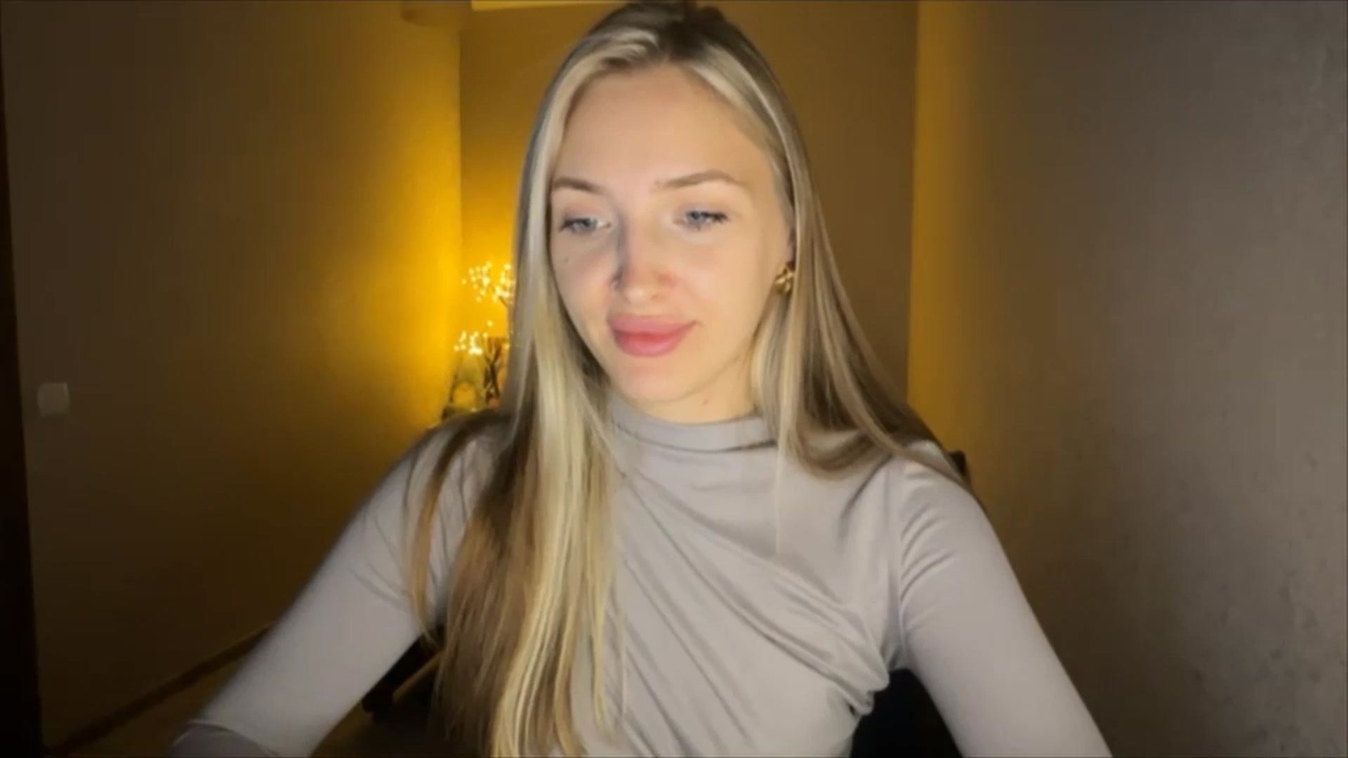 Gallery image thumbnail from My_Diana's myfreecams stream on, 09/19/2024, 21:55 image 11 of 20