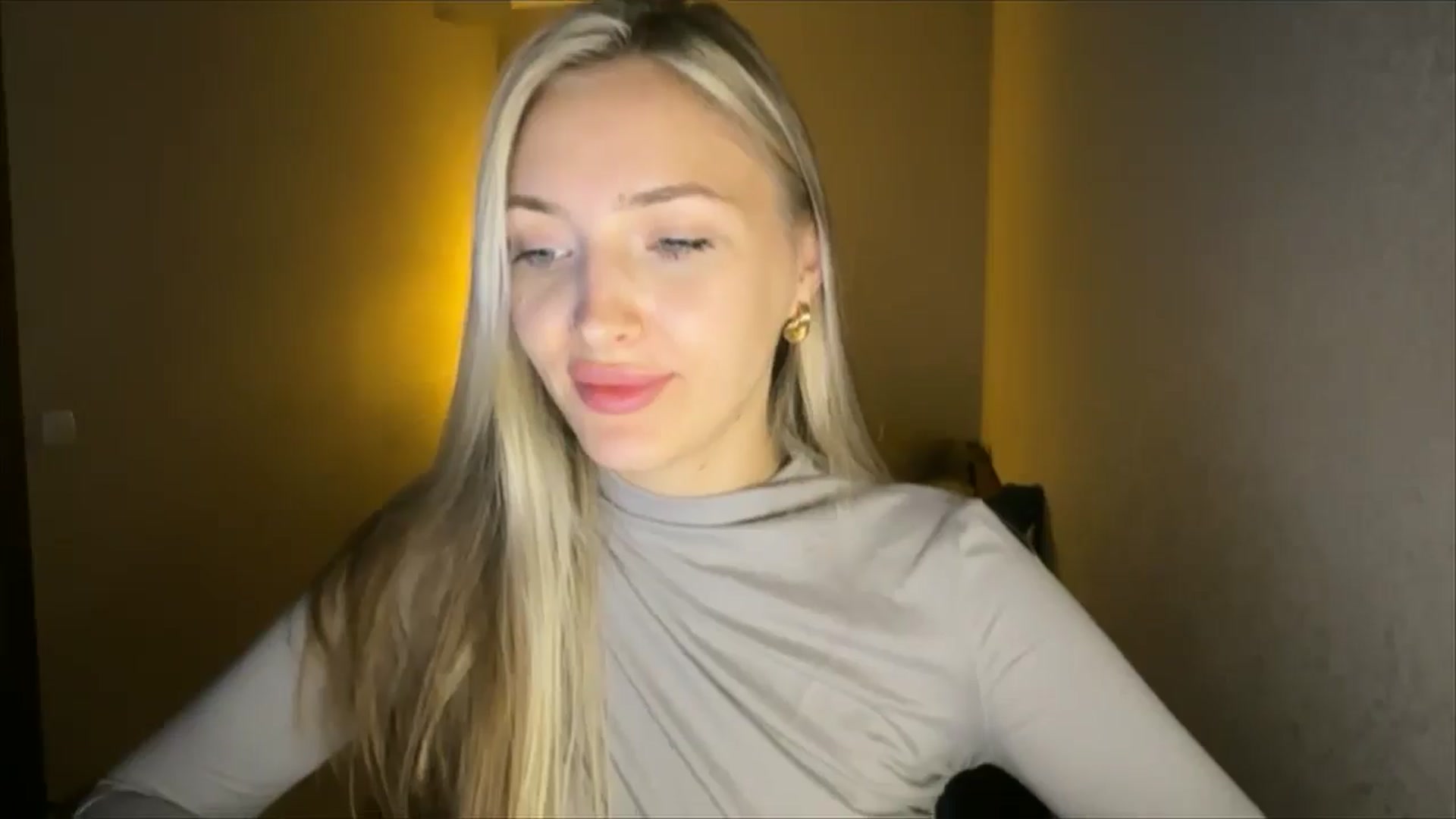 Gallery image thumbnail from My_Diana's myfreecams stream on, 09/19/2024, 21:55 image 7 of 20