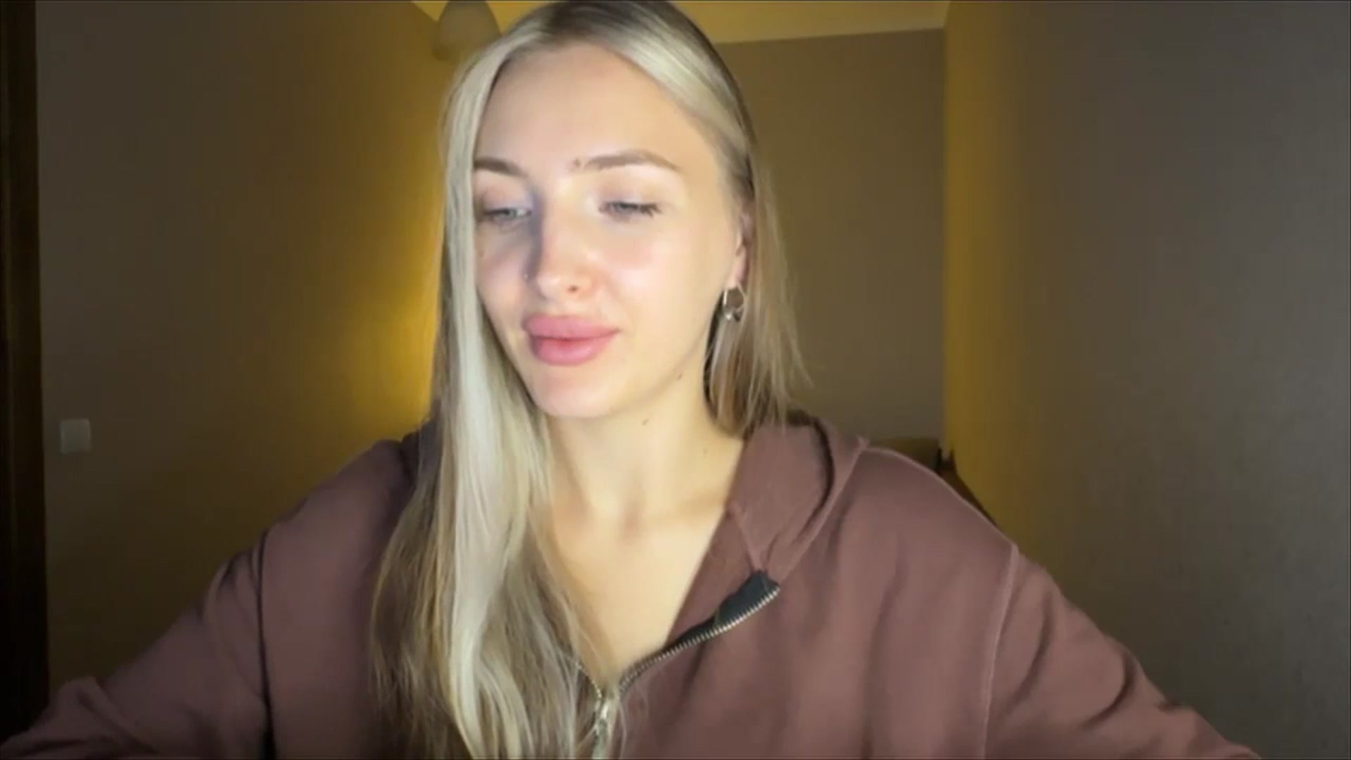 Gallery image thumbnail from My_Diana's myfreecams stream on, 09/20/2024, 22:20 image 8 of 20