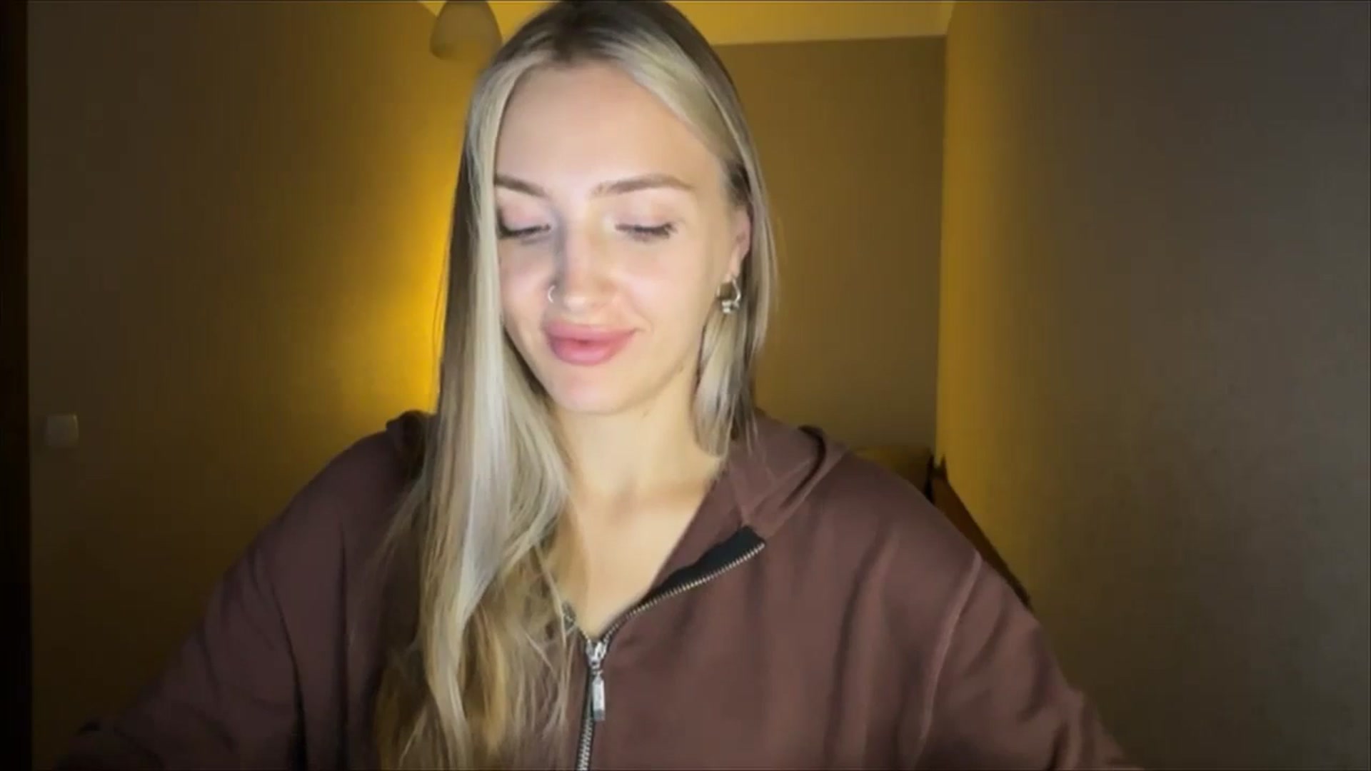 Gallery image thumbnail from My_Diana's myfreecams stream on, 09/20/2024, 22:20 image 18 of 20