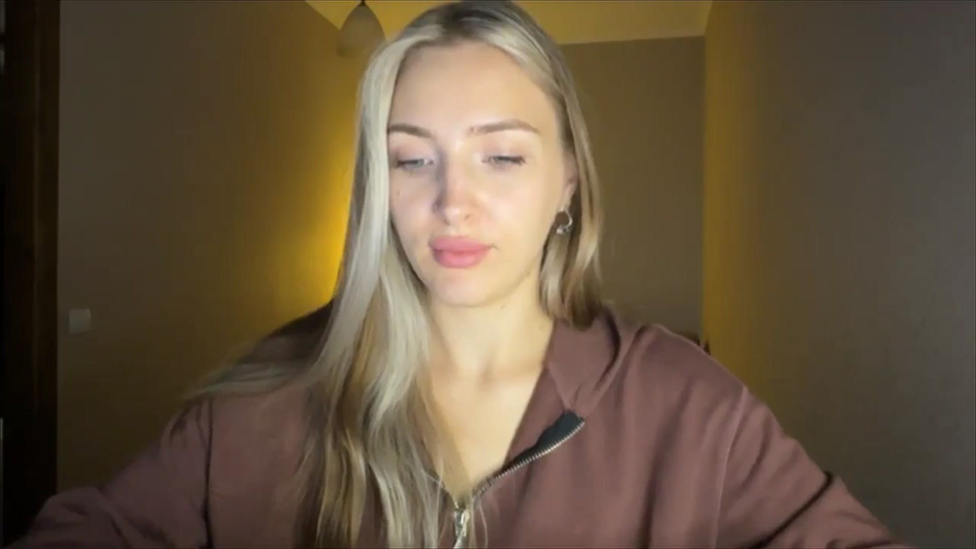 Gallery image thumbnail from My_Diana's myfreecams stream on, 09/20/2024, 22:20 image 11 of 20