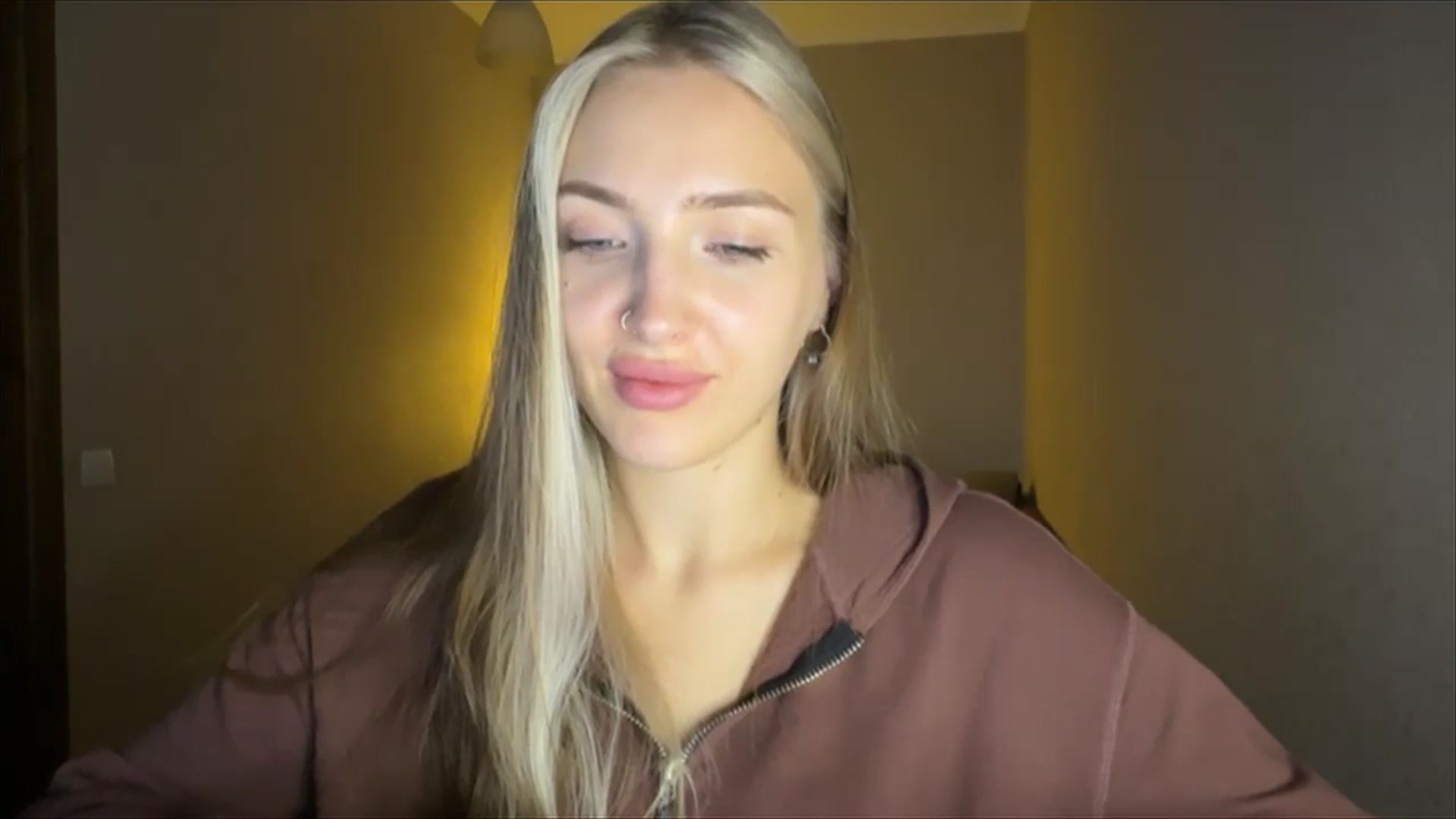 Gallery image thumbnail from My_Diana's myfreecams stream on, 09/20/2024, 22:20 image 10 of 20