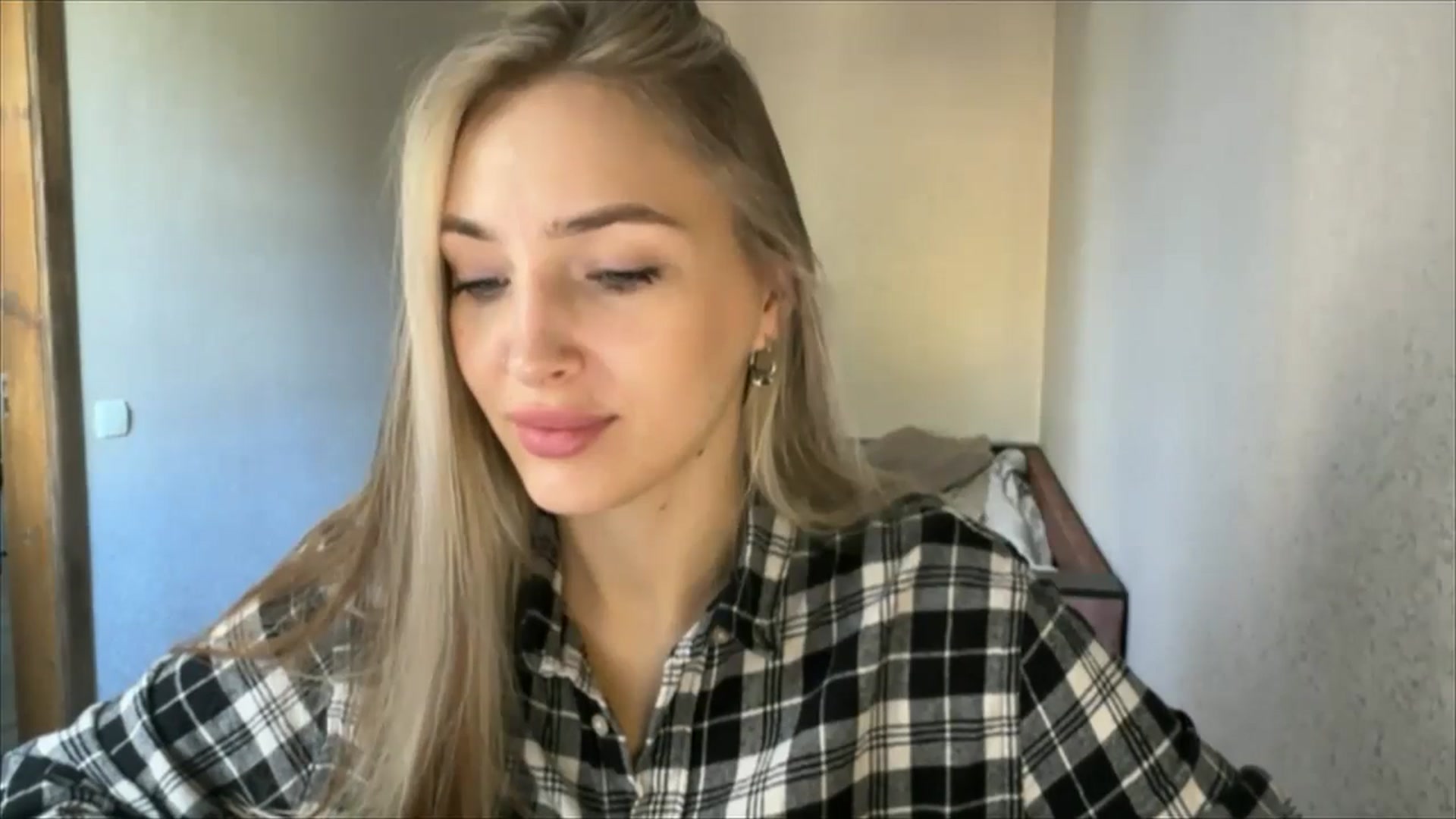 Gallery image thumbnail from My_Diana's myfreecams stream on, 09/21/2024, 13:18 image 6 of 20
