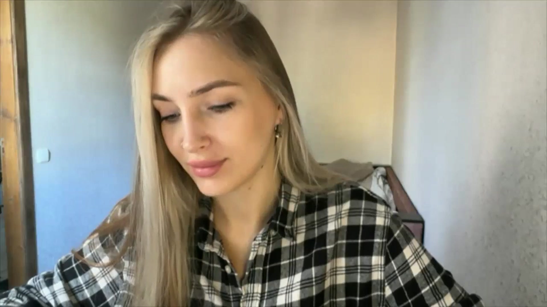 Gallery image thumbnail from My_Diana's myfreecams stream on, 09/21/2024, 13:18 image 7 of 20