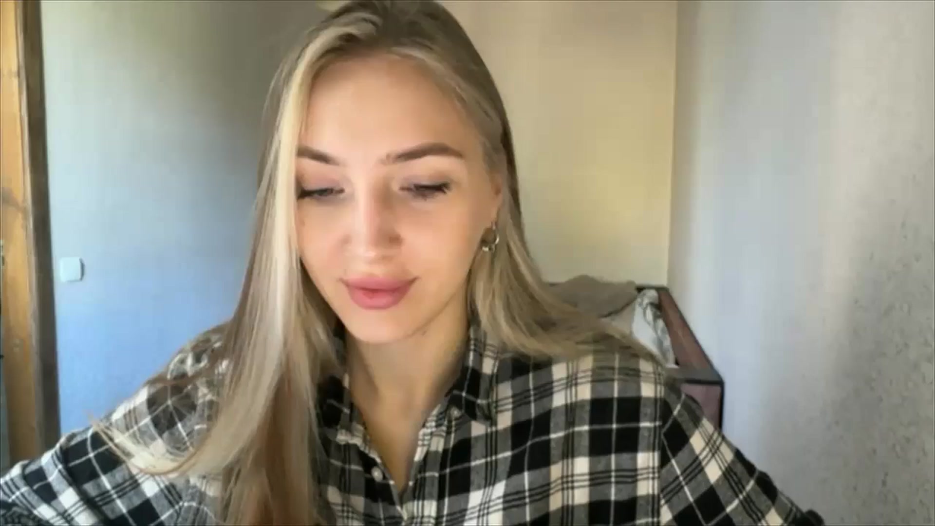 Gallery image thumbnail from My_Diana's myfreecams stream on, 09/21/2024, 13:18 image 2 of 20