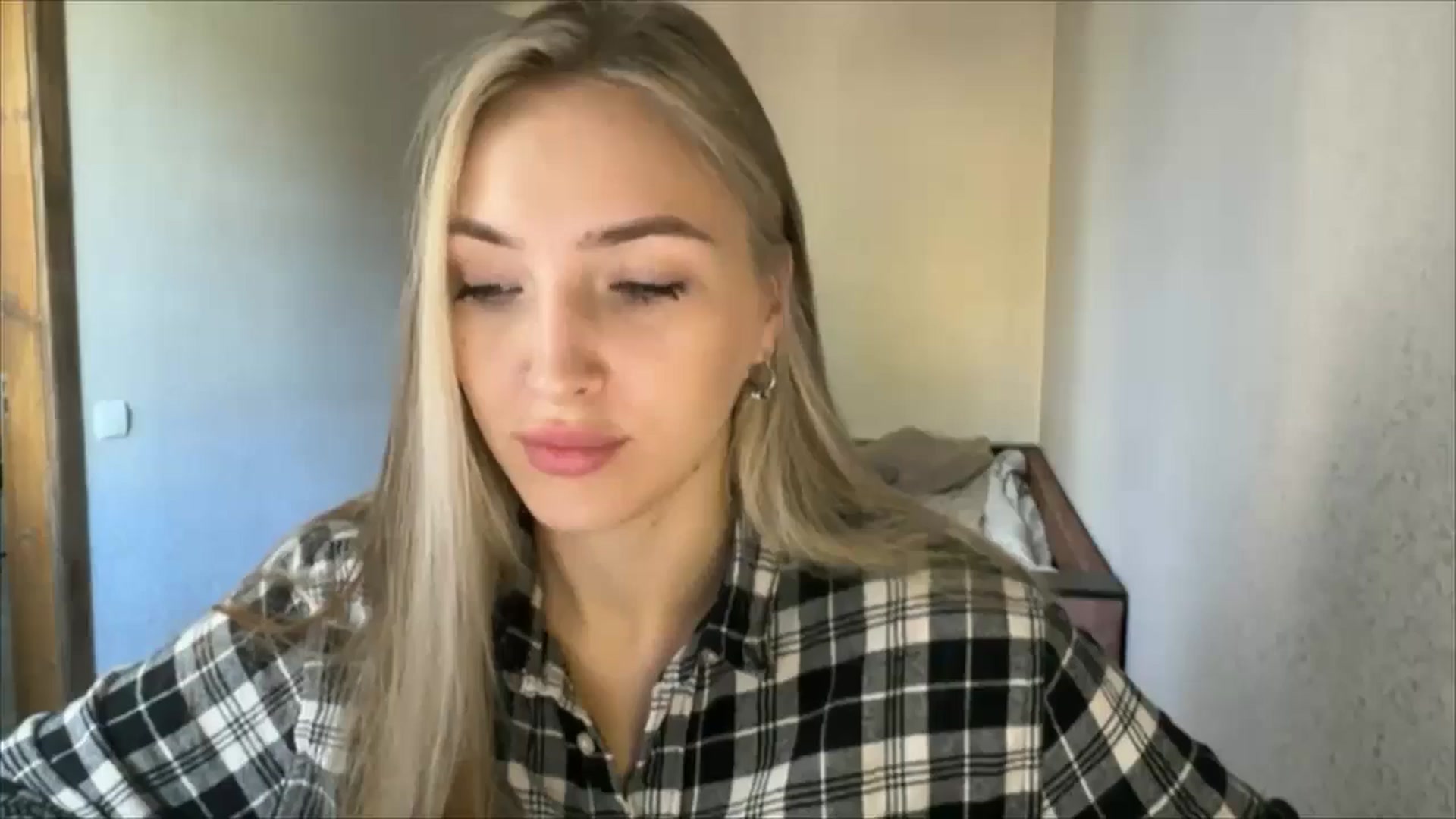 Gallery image thumbnail from My_Diana's myfreecams stream on, 09/21/2024, 13:18 image 3 of 20