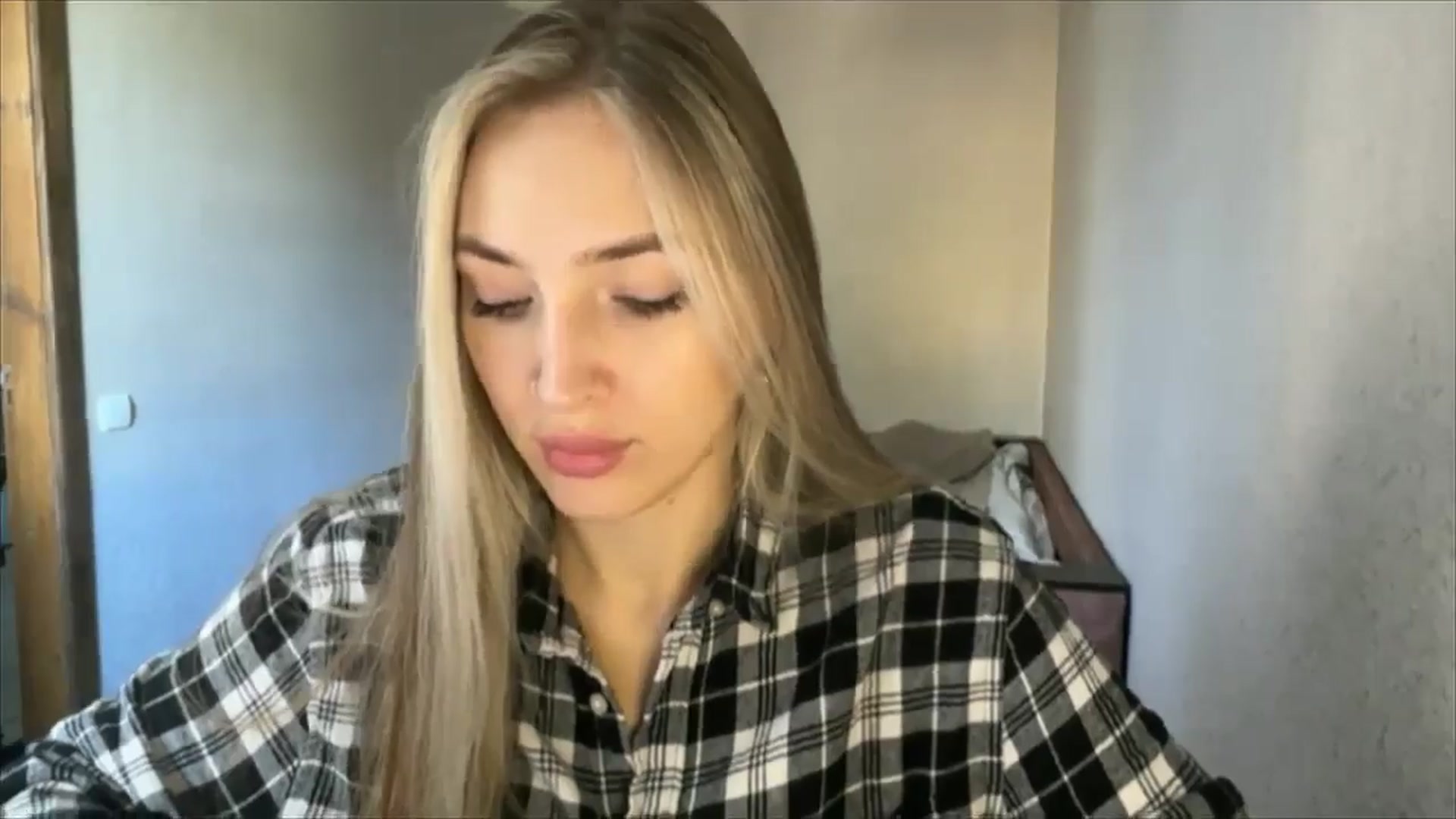 Gallery image thumbnail from My_Diana's myfreecams stream on, 09/21/2024, 13:18 image 9 of 20