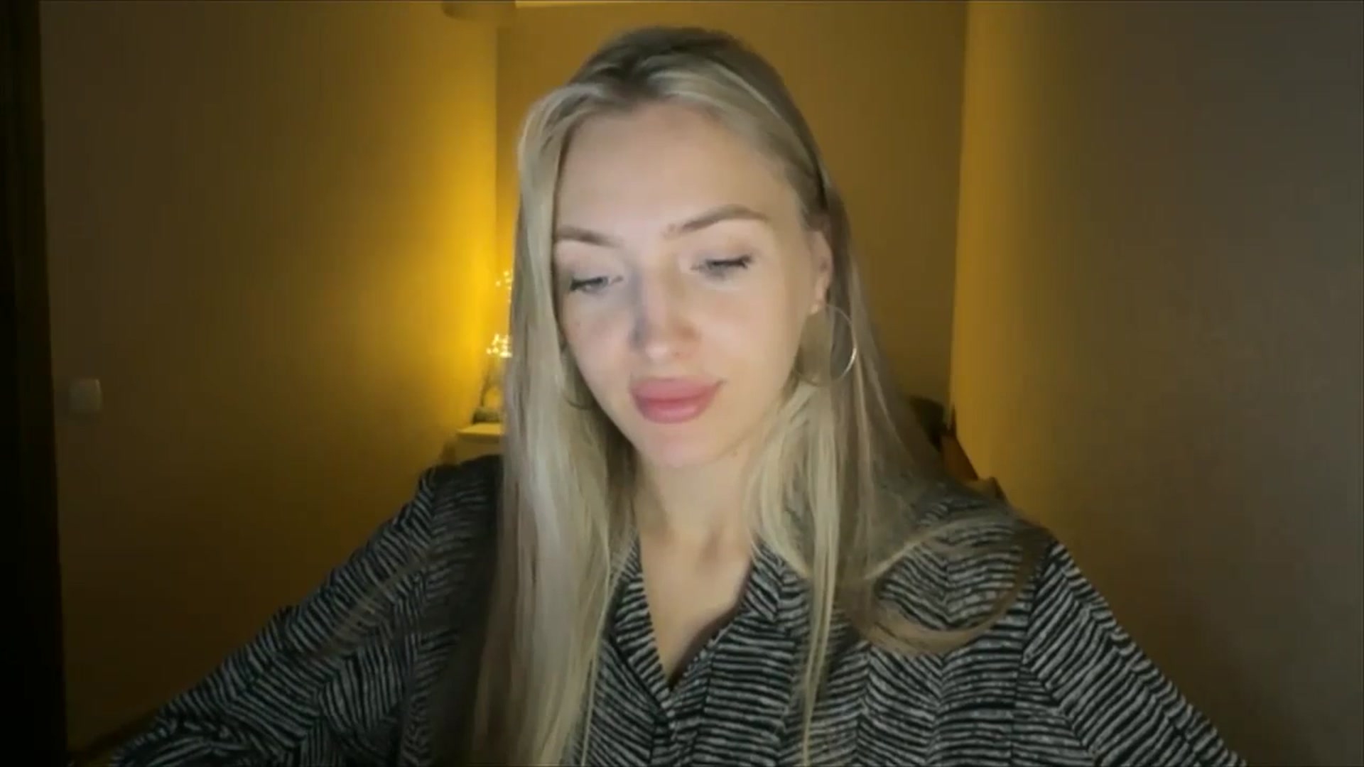 Gallery image thumbnail from My_Diana's myfreecams stream on, 09/21/2024, 19:43 image 2 of 20