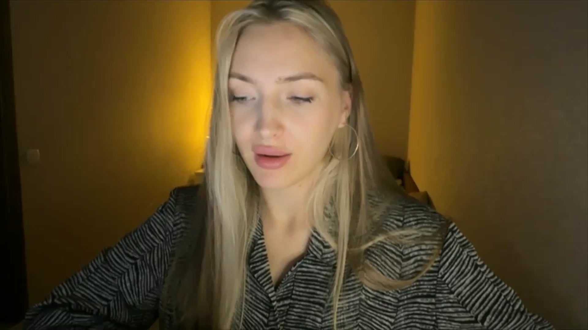 Gallery image thumbnail from My_Diana's myfreecams stream on, 09/21/2024, 19:43 image 3 of 20