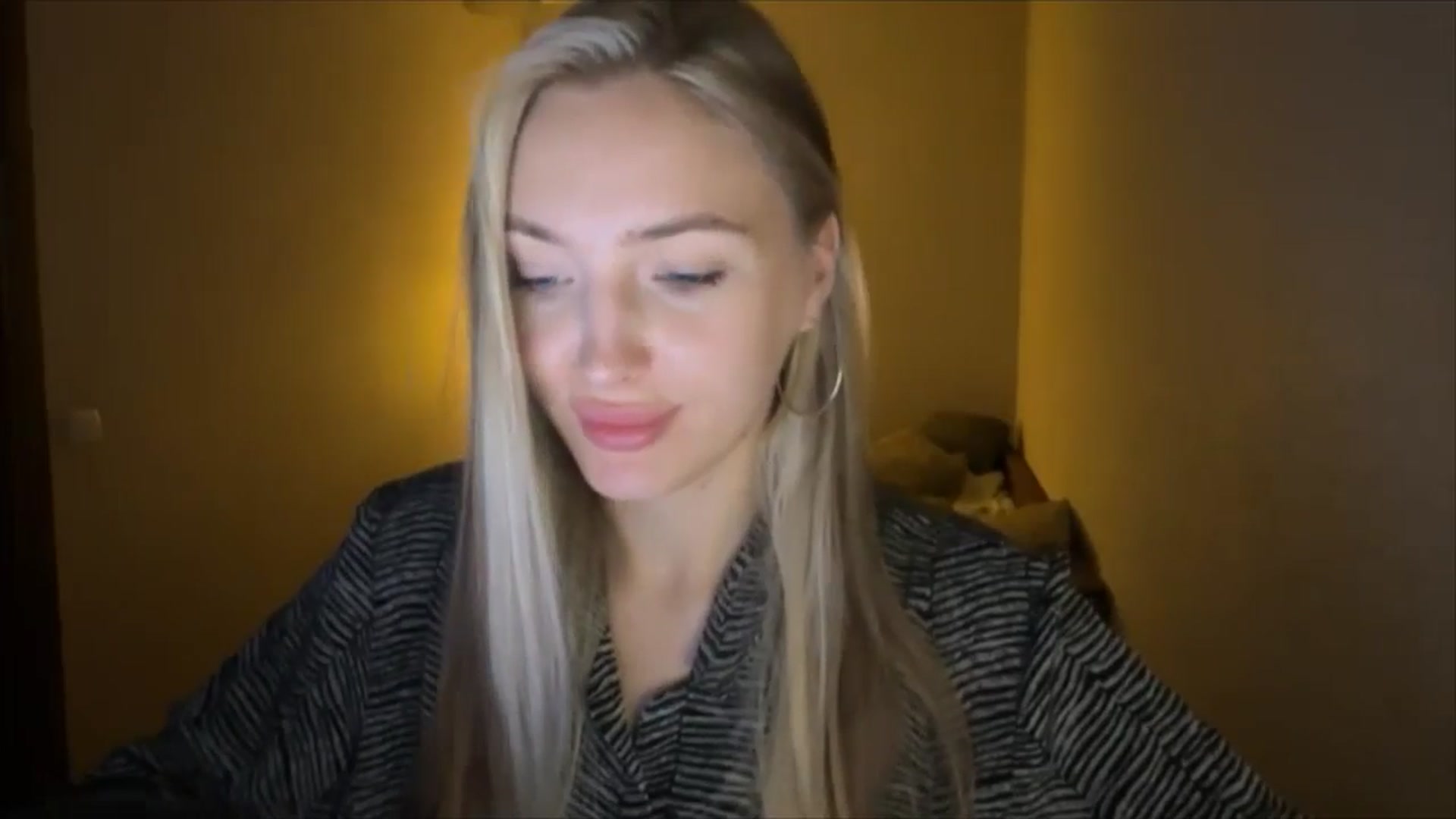 Gallery image thumbnail from My_Diana's myfreecams stream on, 09/21/2024, 22:15 image 19 of 20