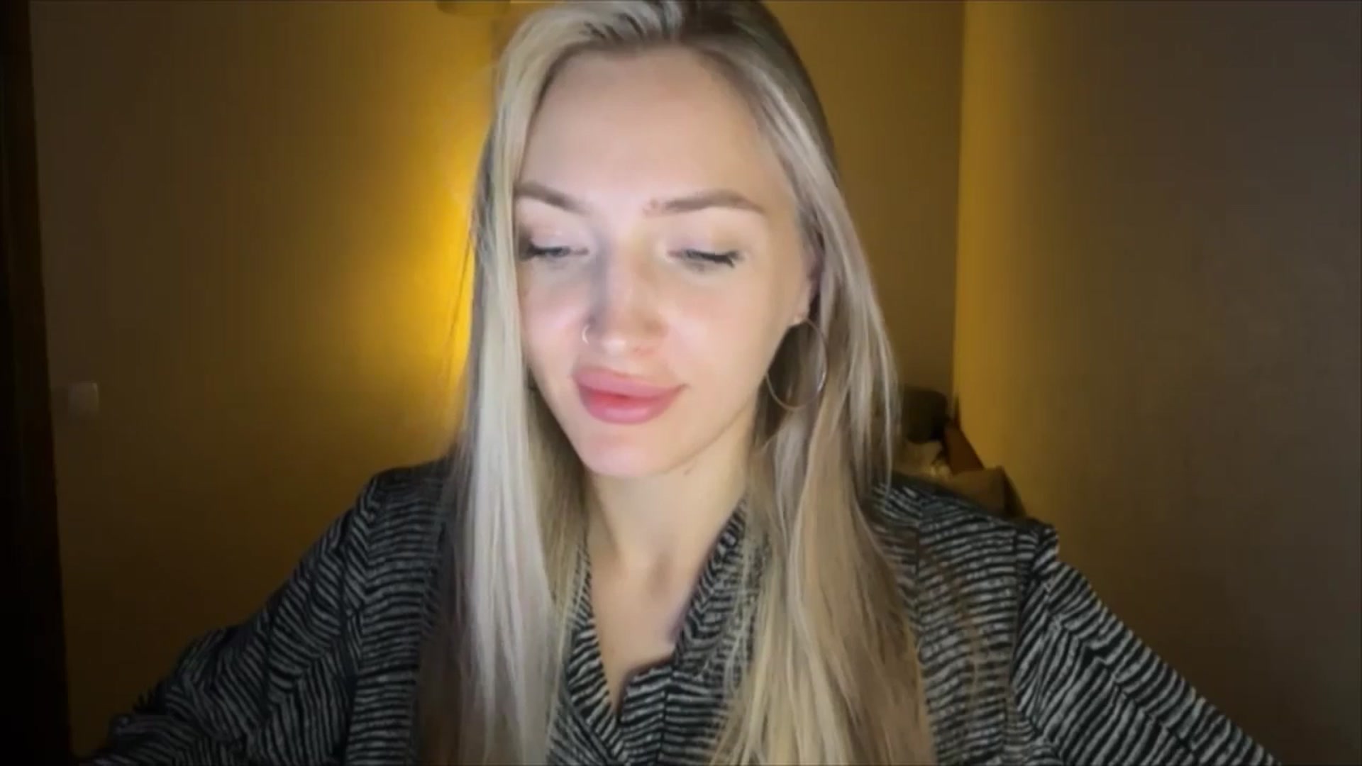 Gallery image thumbnail from My_Diana's myfreecams stream on, 09/21/2024, 22:15 image 8 of 20