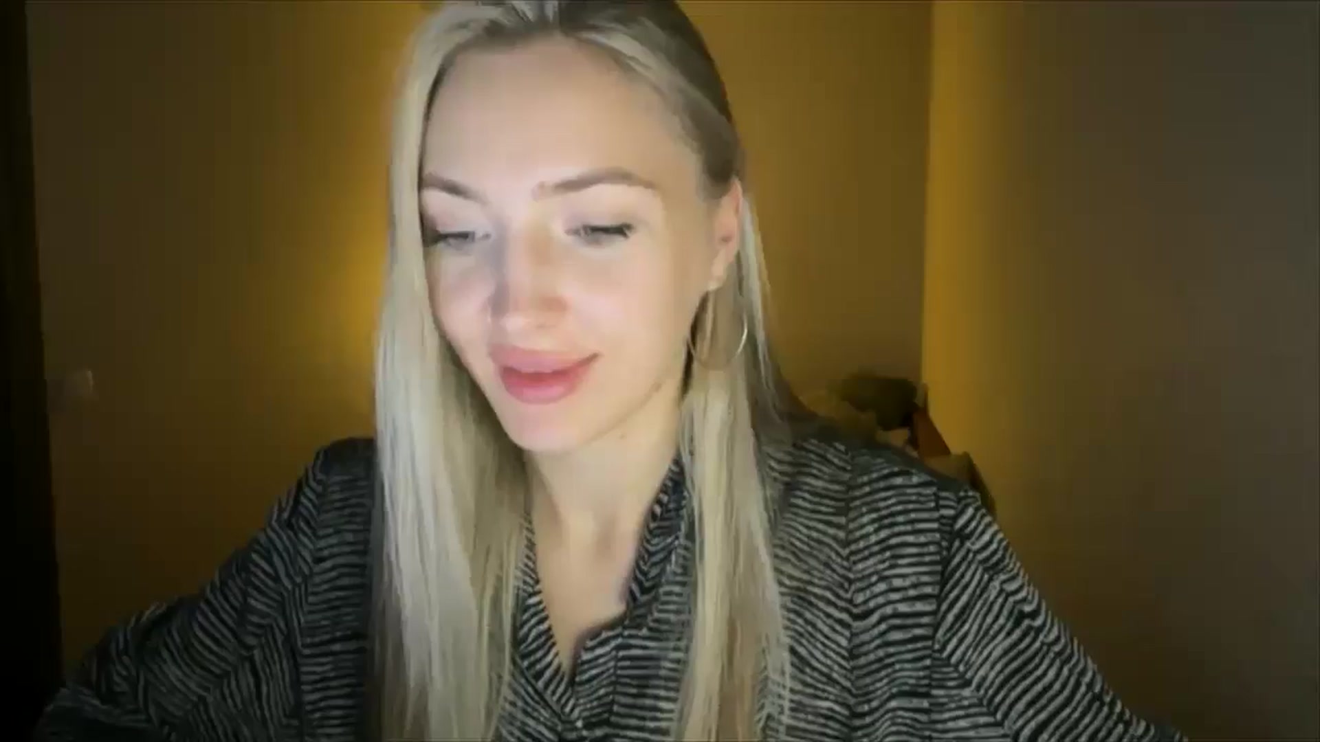 Gallery image thumbnail from My_Diana's myfreecams stream on, 09/21/2024, 22:15 image 7 of 20