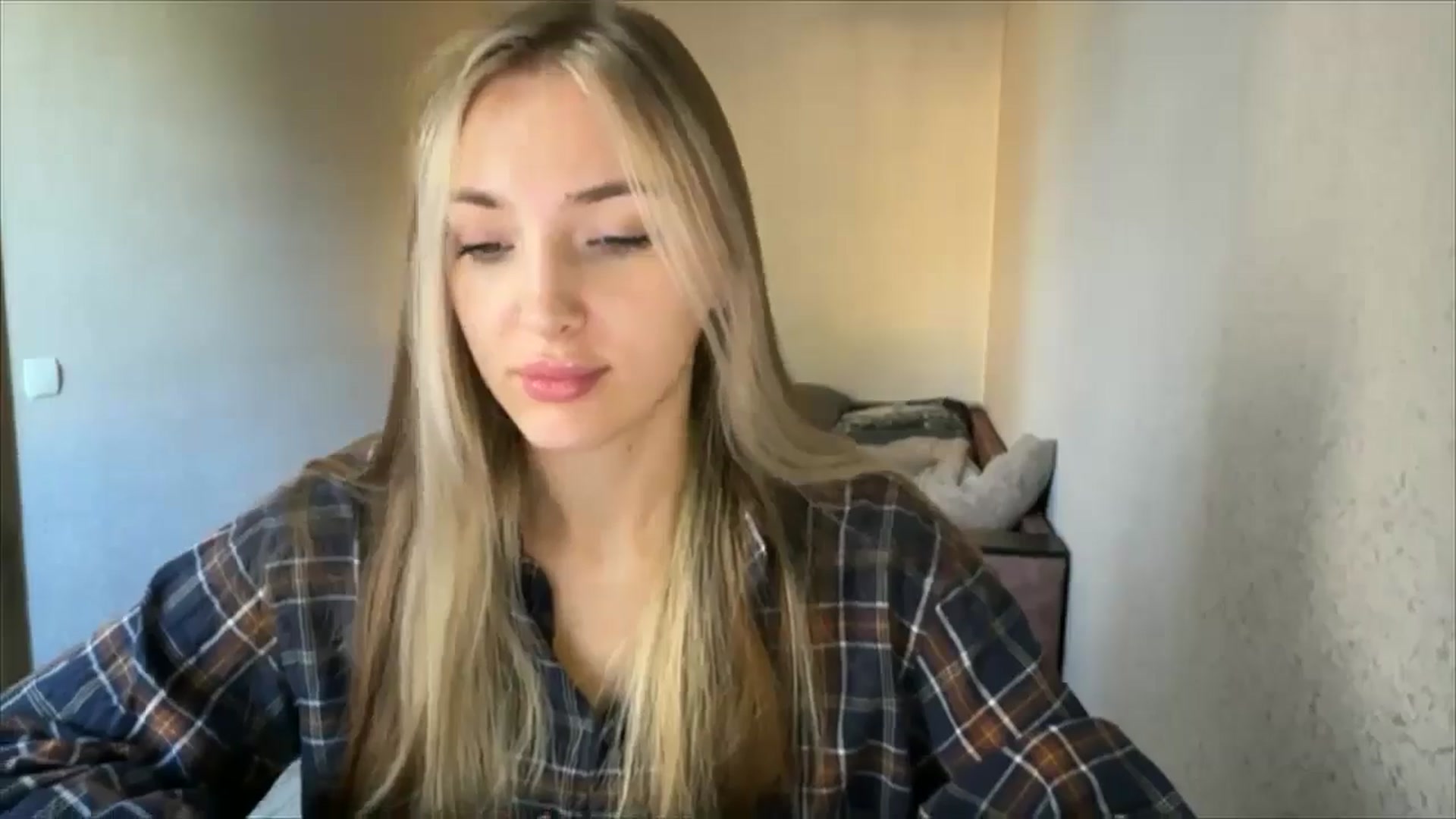 Gallery image thumbnail from My_Diana's myfreecams stream on, 09/22/2024, 13:46 image 17 of 20