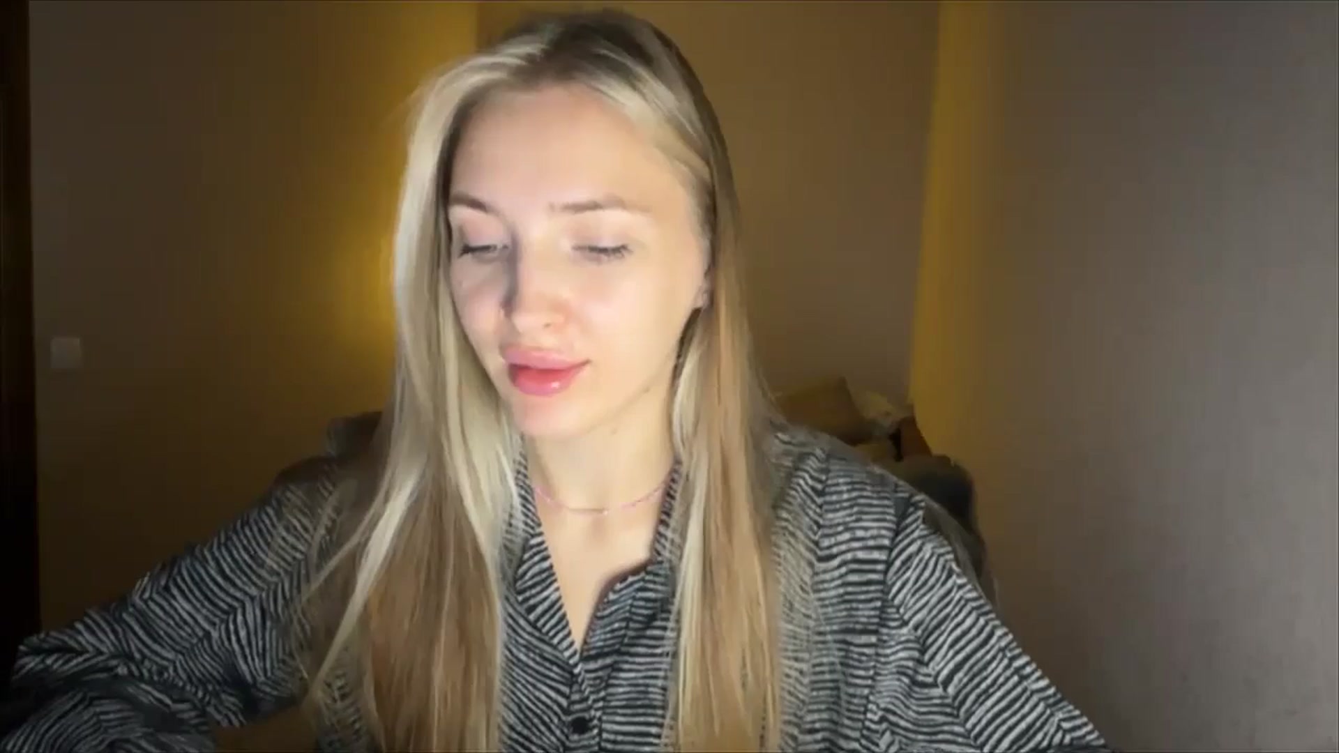 Gallery image thumbnail from My_Diana's myfreecams stream on, 09/22/2024, 19:19 image 12 of 20