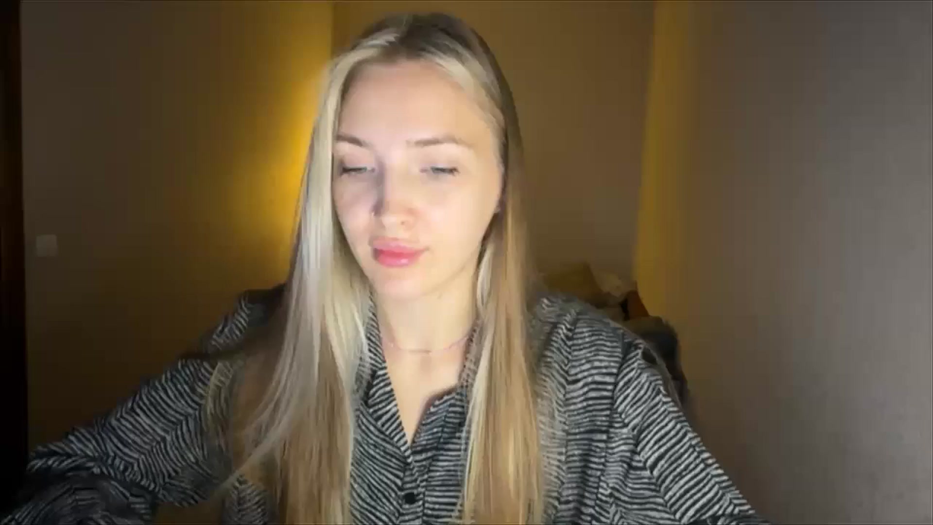 Gallery image thumbnail from My_Diana's myfreecams stream on, 09/22/2024, 19:19 image 18 of 20