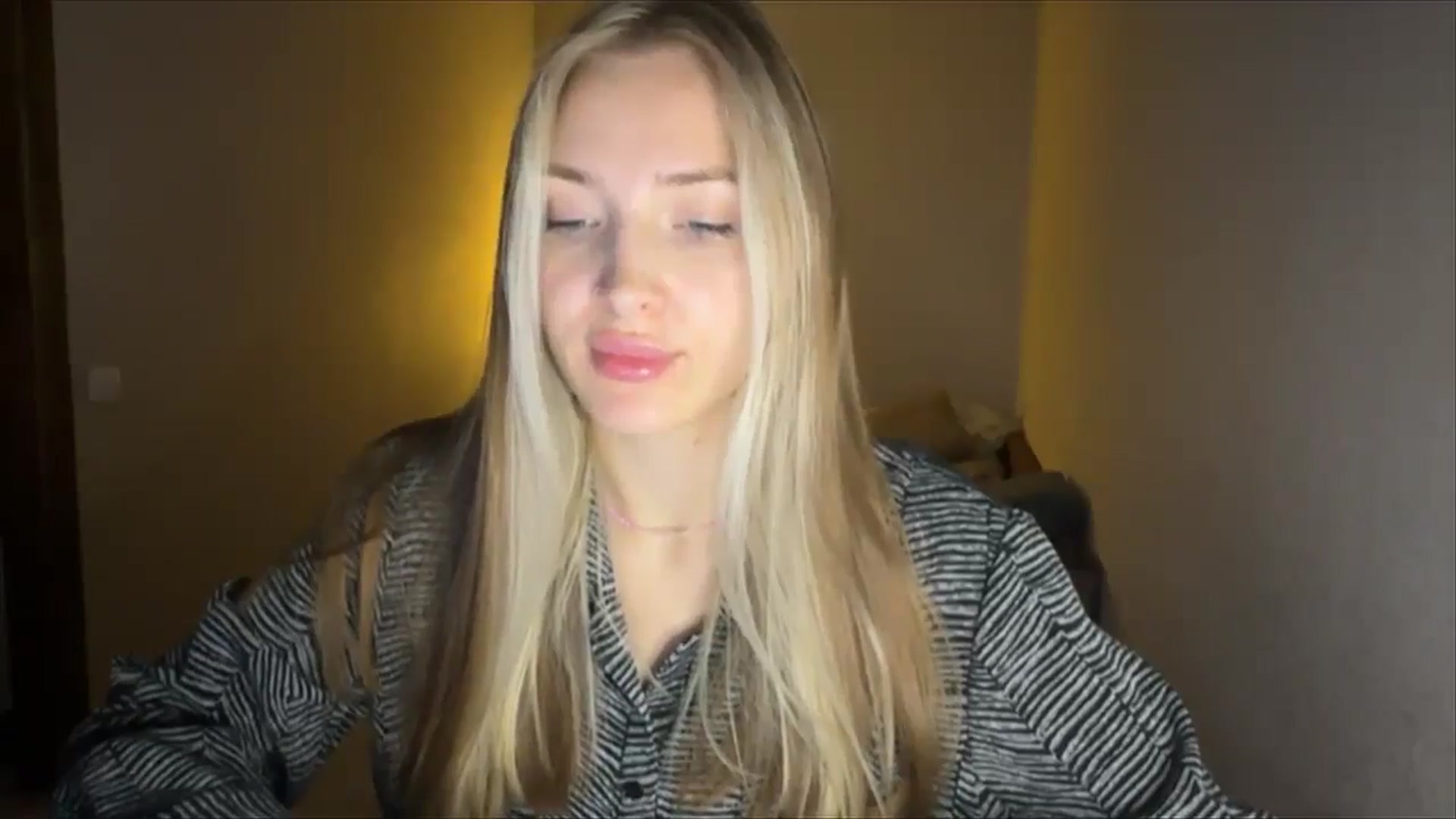 Gallery image thumbnail from My_Diana's myfreecams stream on, 09/22/2024, 20:07 image 3 of 20