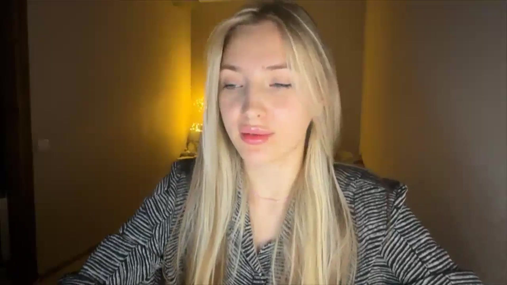 Gallery image thumbnail from My_Diana's myfreecams stream on, 09/22/2024, 20:07 image 14 of 20