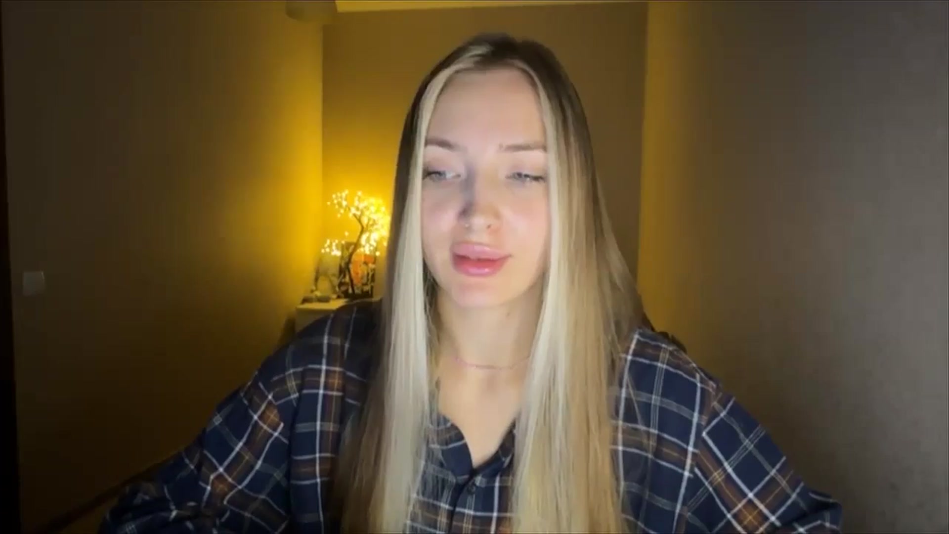 Gallery image thumbnail from My_Diana's myfreecams stream on, 09/22/2024, 20:55 image 17 of 20