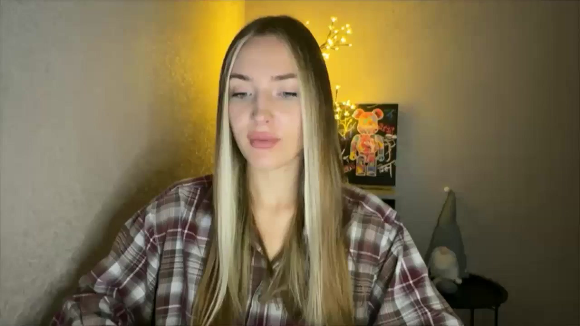 Gallery image thumbnail from My_Diana's myfreecams stream on, 10/03/2024, 19:50 image 15 of 20