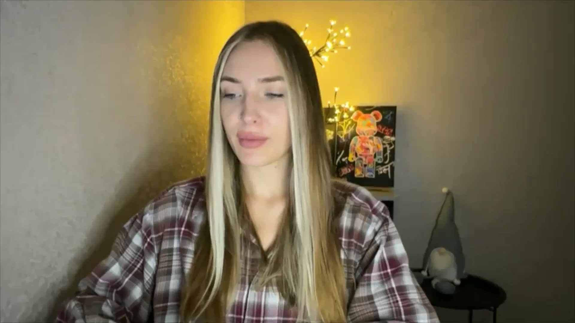 Gallery image thumbnail from My_Diana's myfreecams stream on, 10/03/2024, 19:50 image 14 of 20