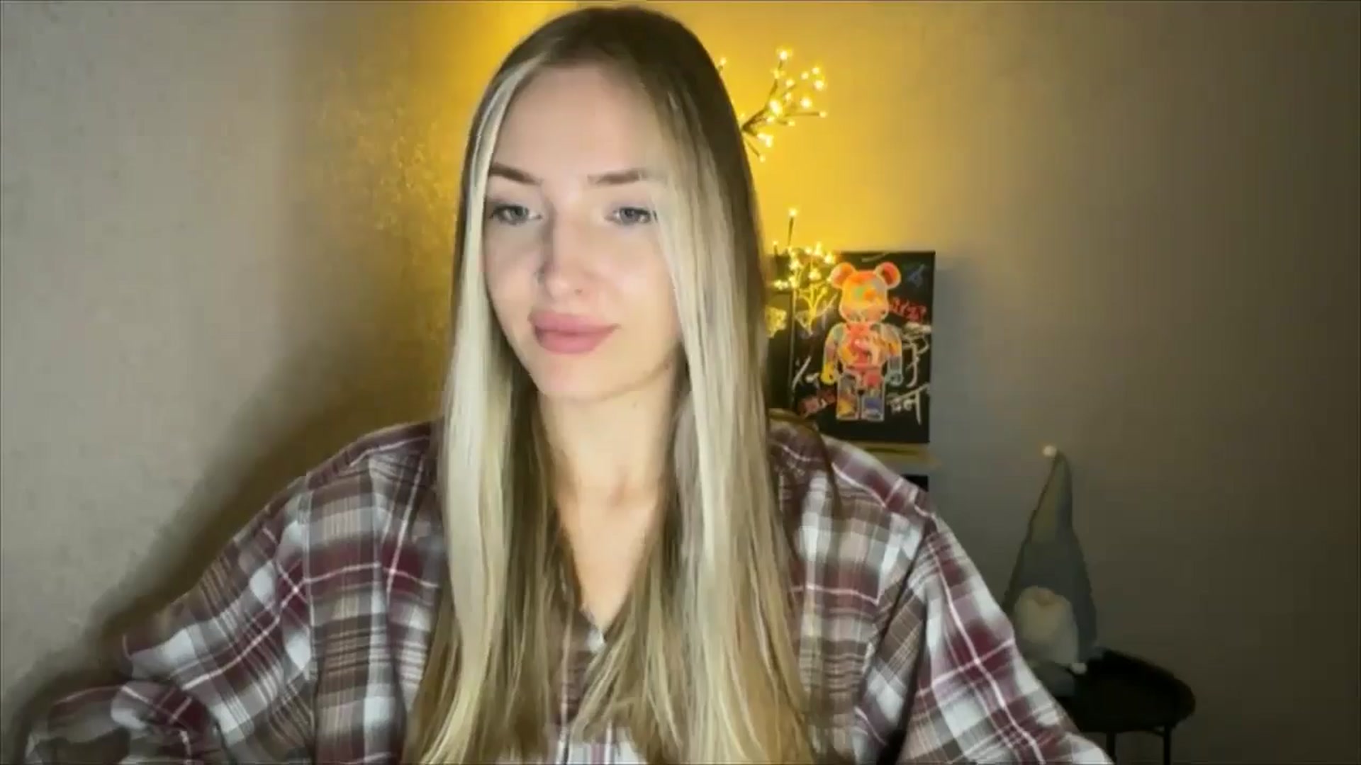 Gallery image thumbnail from My_Diana's myfreecams stream on, 10/03/2024, 19:50 image 10 of 20